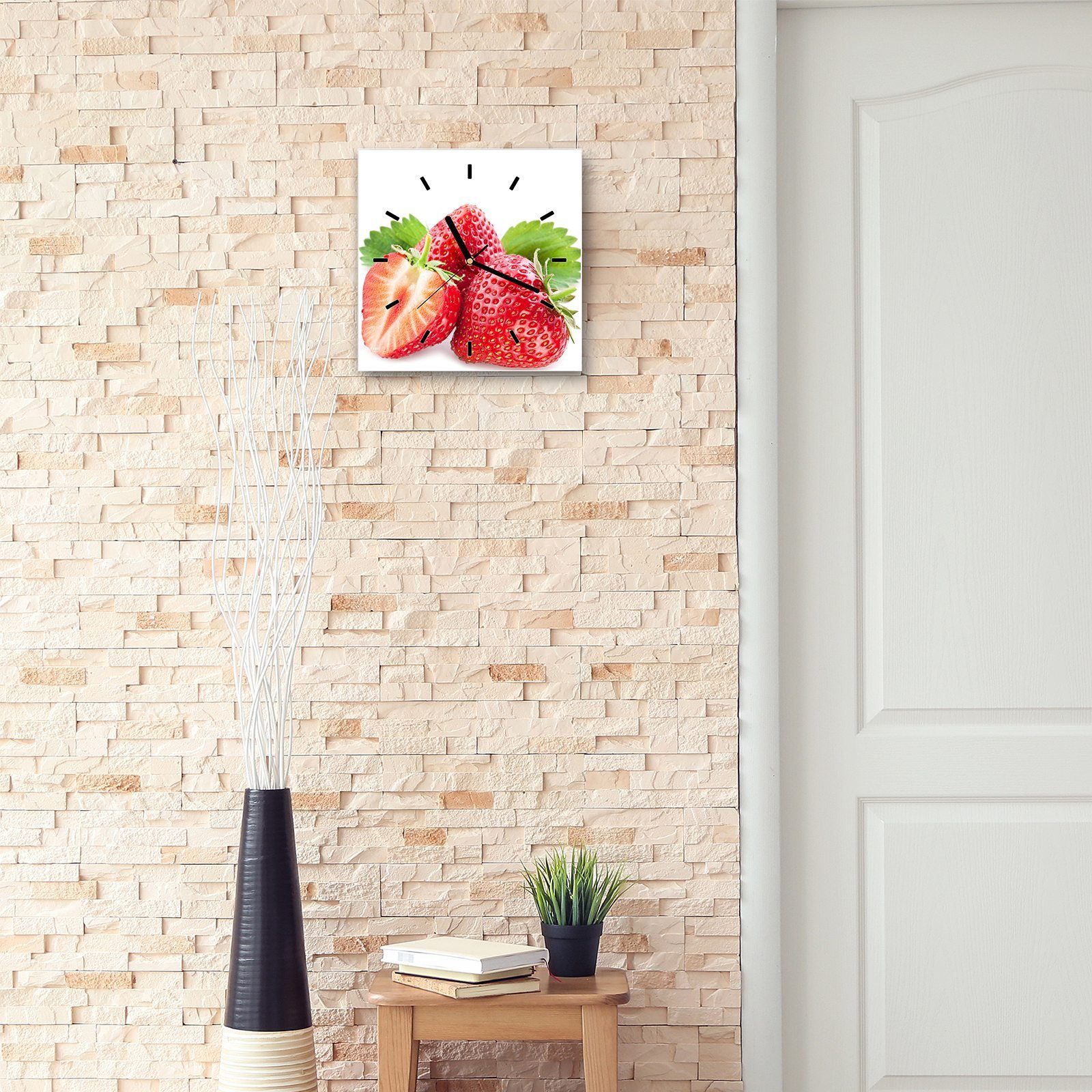 Erdbeeren Größe Wanduhr Primedeco x Motiv mit 30 Glasuhr 30 mit cm Wanduhr Wandkunst Blättern