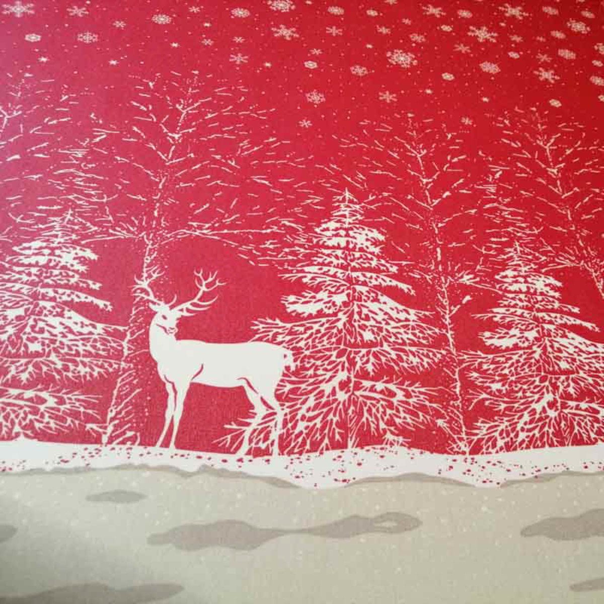 Mit Liebe dekoriert Weihnachtsbaumdecke Christbaumdecke Hirsch im Schnee in rot und weiß