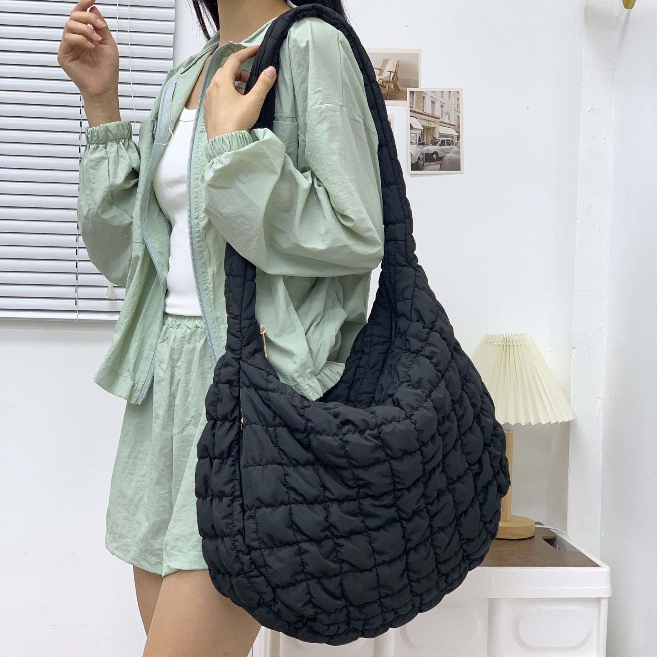Coonoor Handtasche Gefütterte Schultertasche Leicht und günstig online kaufen