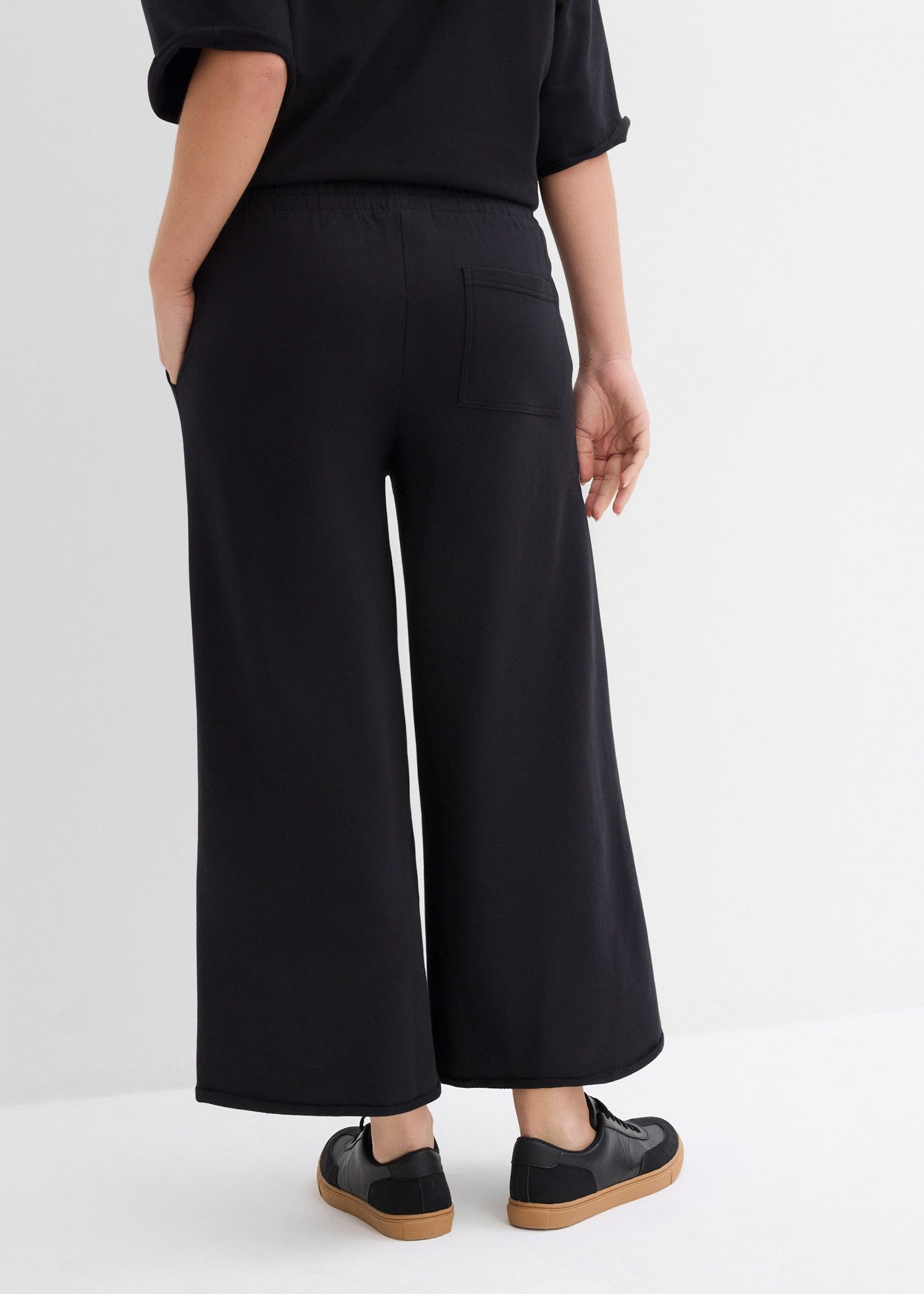 bonprix Sweathose aus Baumwolle, lockere Passform, weites Bein, bequemer Bu günstig online kaufen