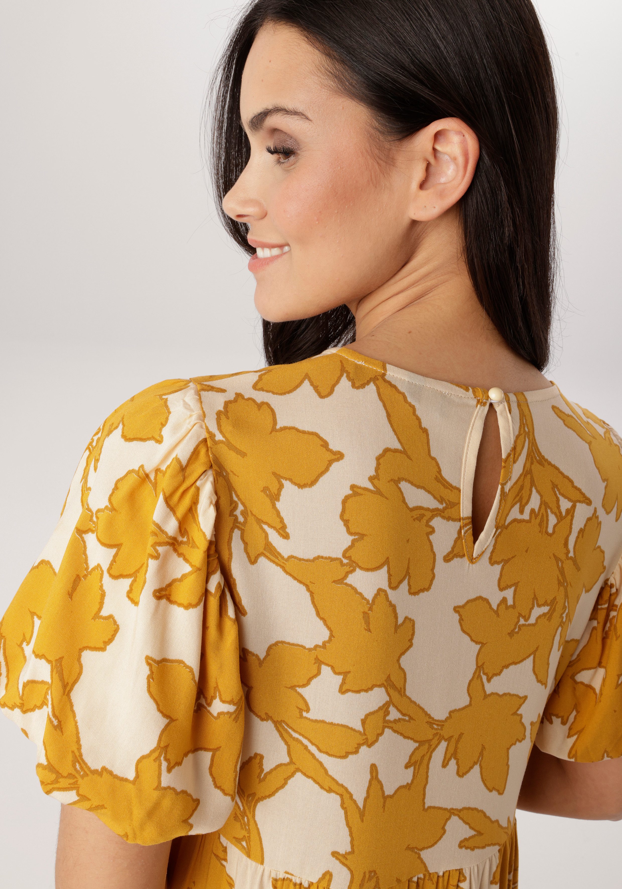 Aniston SELECTED Sommerkleid mit fantasievollem Druck in Sommerfarben