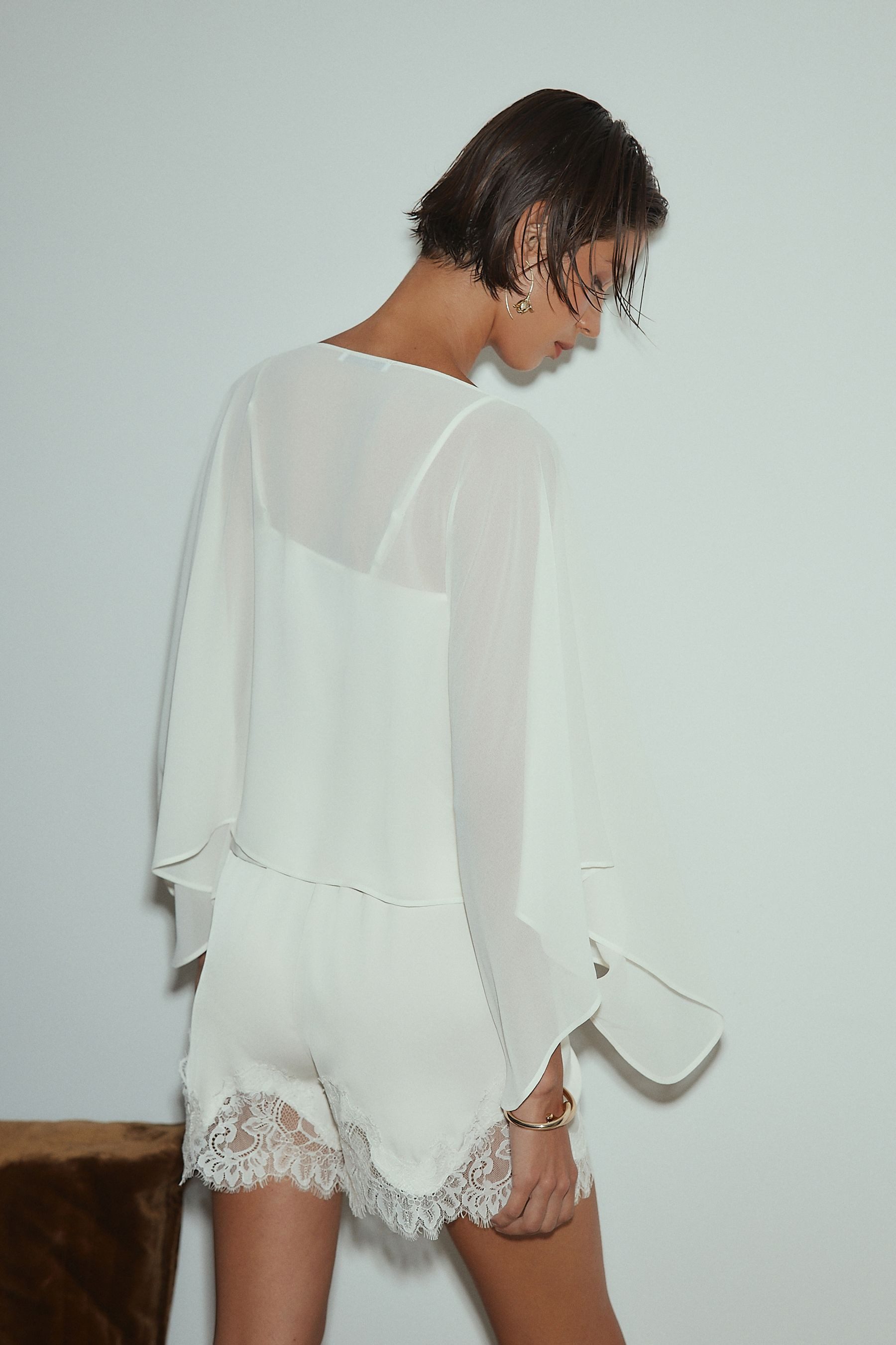 Next Blusenshirt Oberteil mit transparenter Lage und Cape-Ärmeln (2-tlg) günstig online kaufen