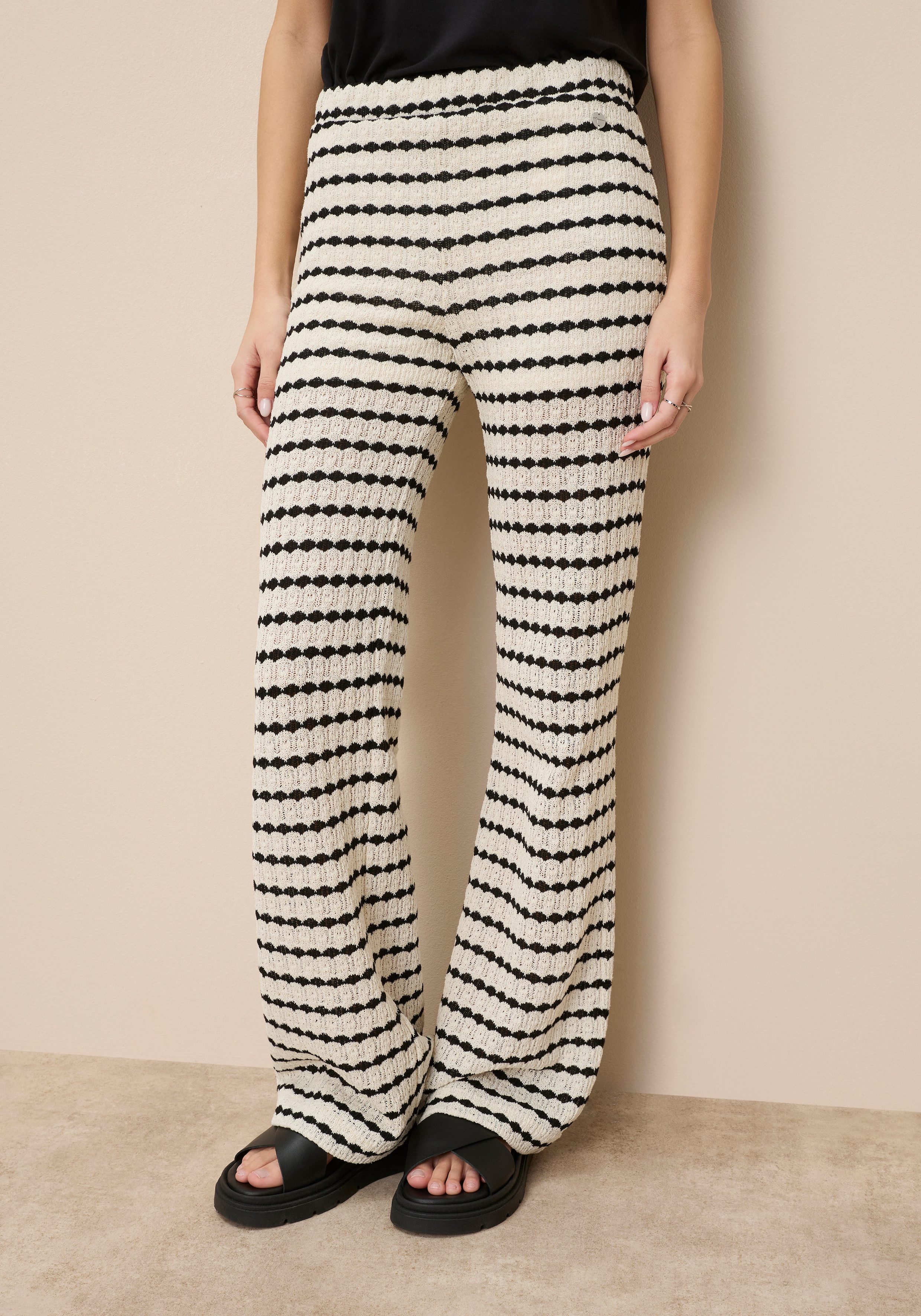 Tamaris Strickhose luftige Hose mit trendigem Muster und lässigem Schnitt