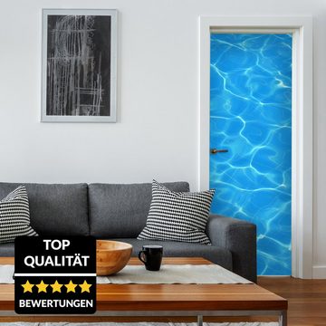 wandmotiv24 Türtapete Wasser-Pool-Lichteffekt, glatt, Fototapete, Wandtapete, Motivtapete, matt, selbstklebende Dekorfolie