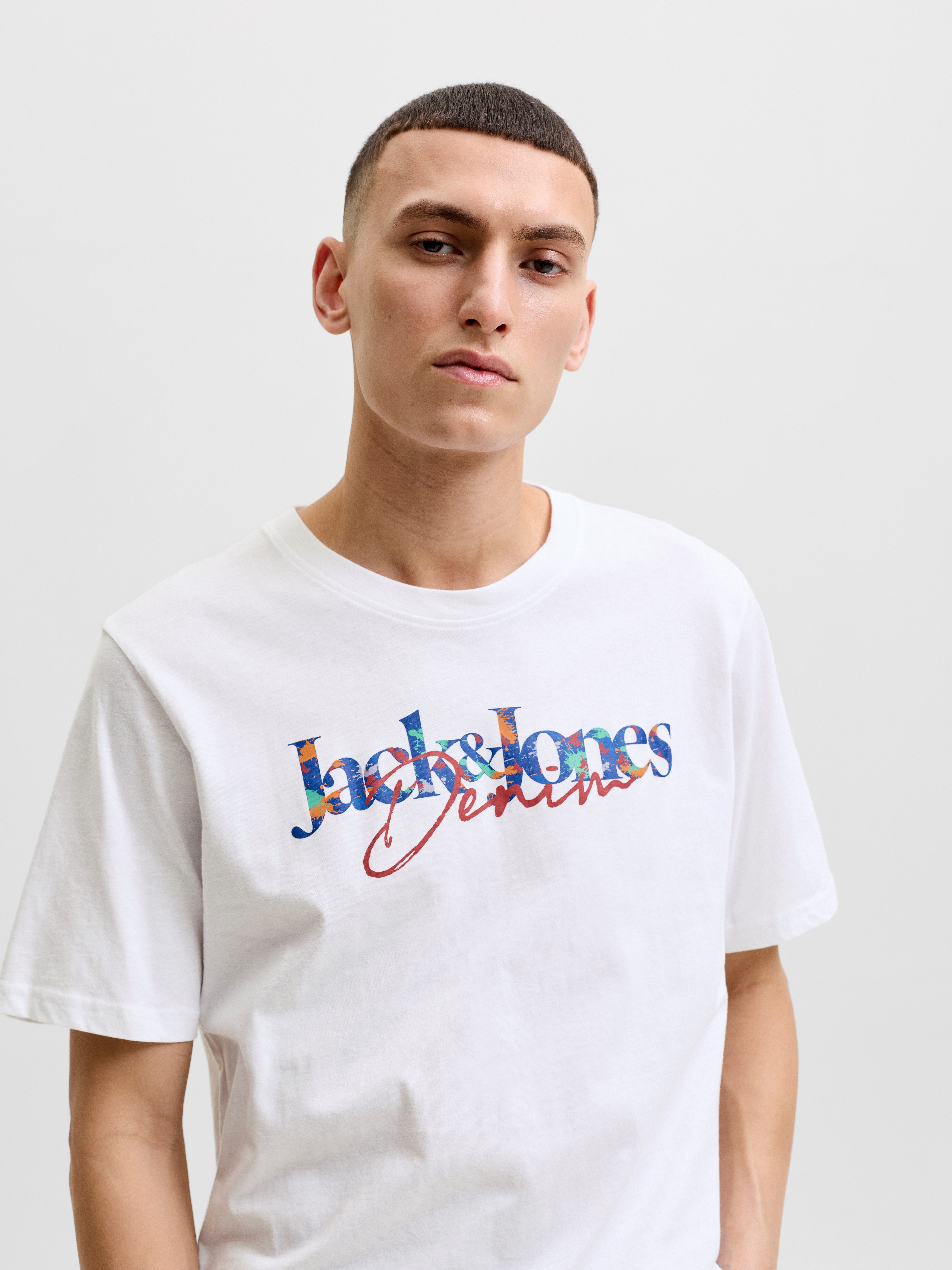 Jack & Jones Rundhalsshirt JJTOM TEE SS CREW NECK SN Baumwolle, regular fit