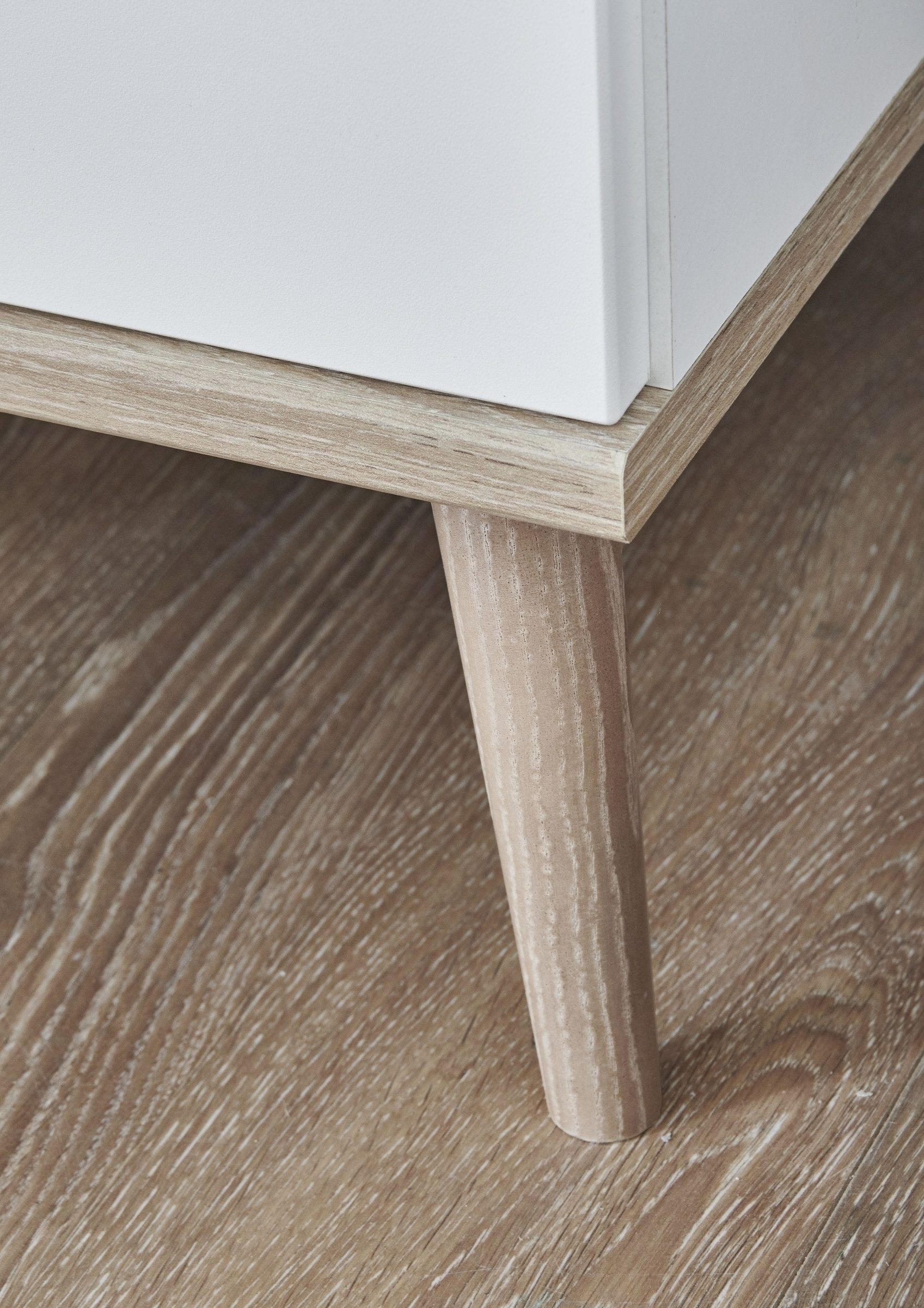 freiraum Drehtürenschrank Fehmarn 6 Böden, 1 Tür, Weiß, Absetzung Viking-oak - 42x202x58cm (BxHxT)