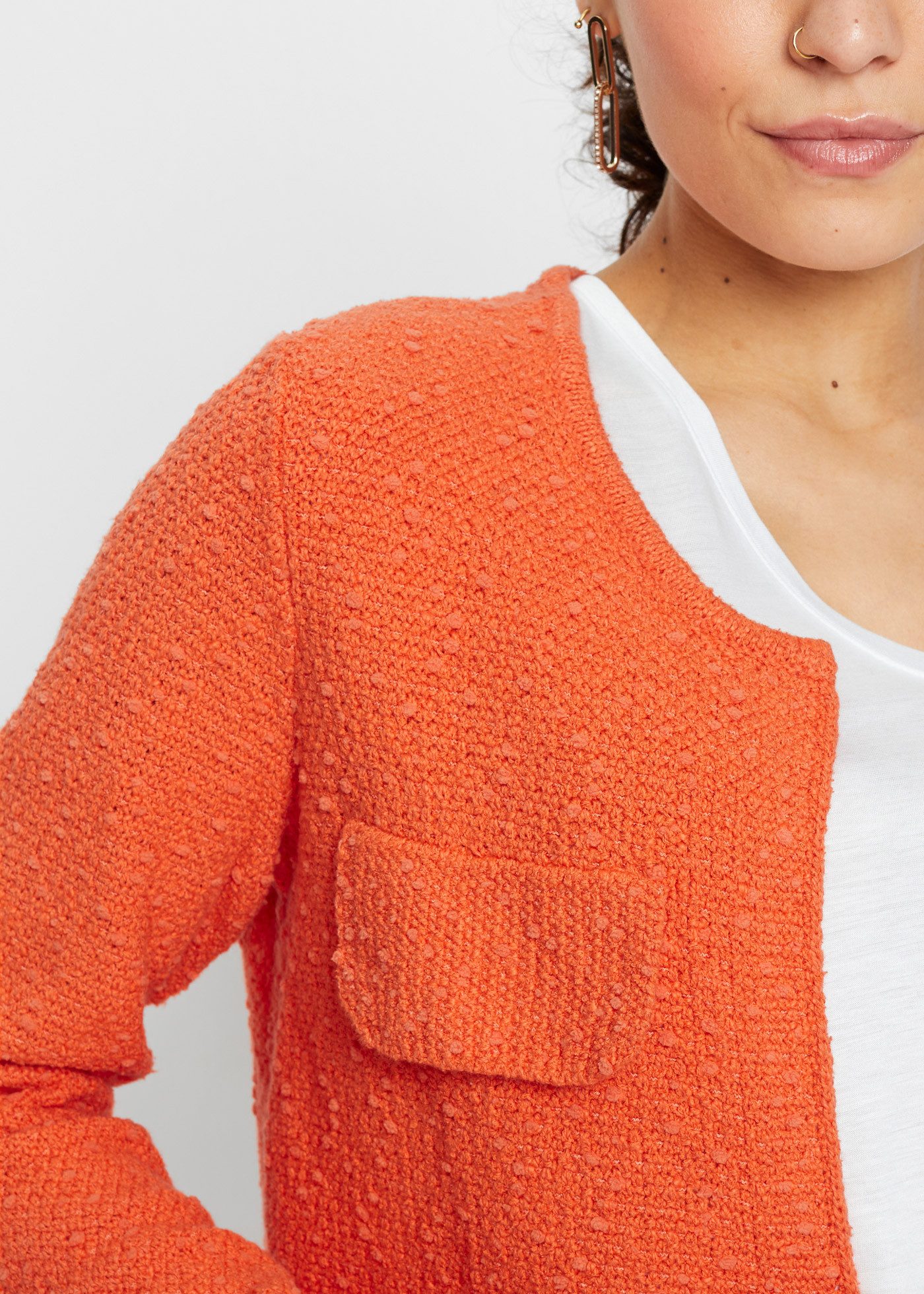 bonprix Strickjacke Loose fit, mit Bouclégarn, femininer Stil