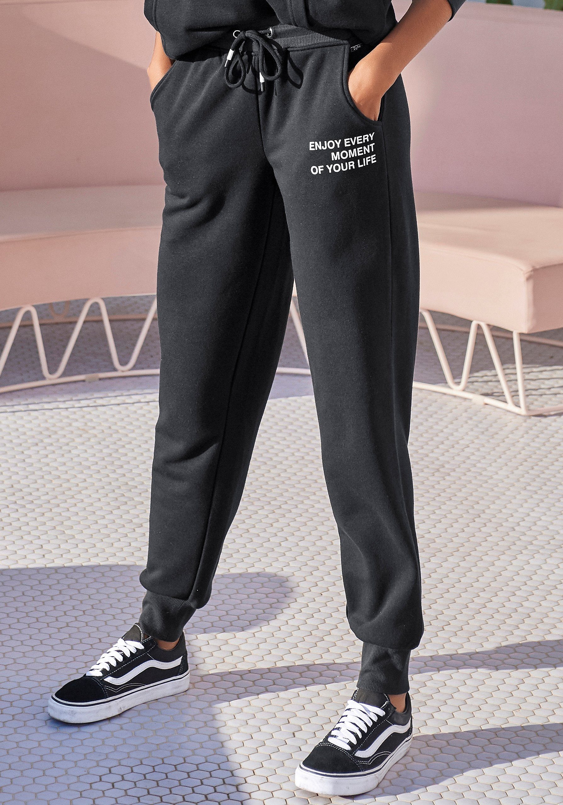 Buffalo Jogginghose mit seitlichen Eingrifftaschen, Loungewear
