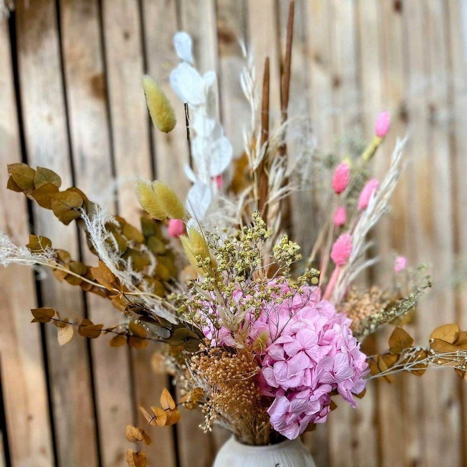 Trockenblume Blush Harmony: Trockenblumenstrauß mit Hortensien und  Eukalyptus, LYKKE & You, Valentinstag