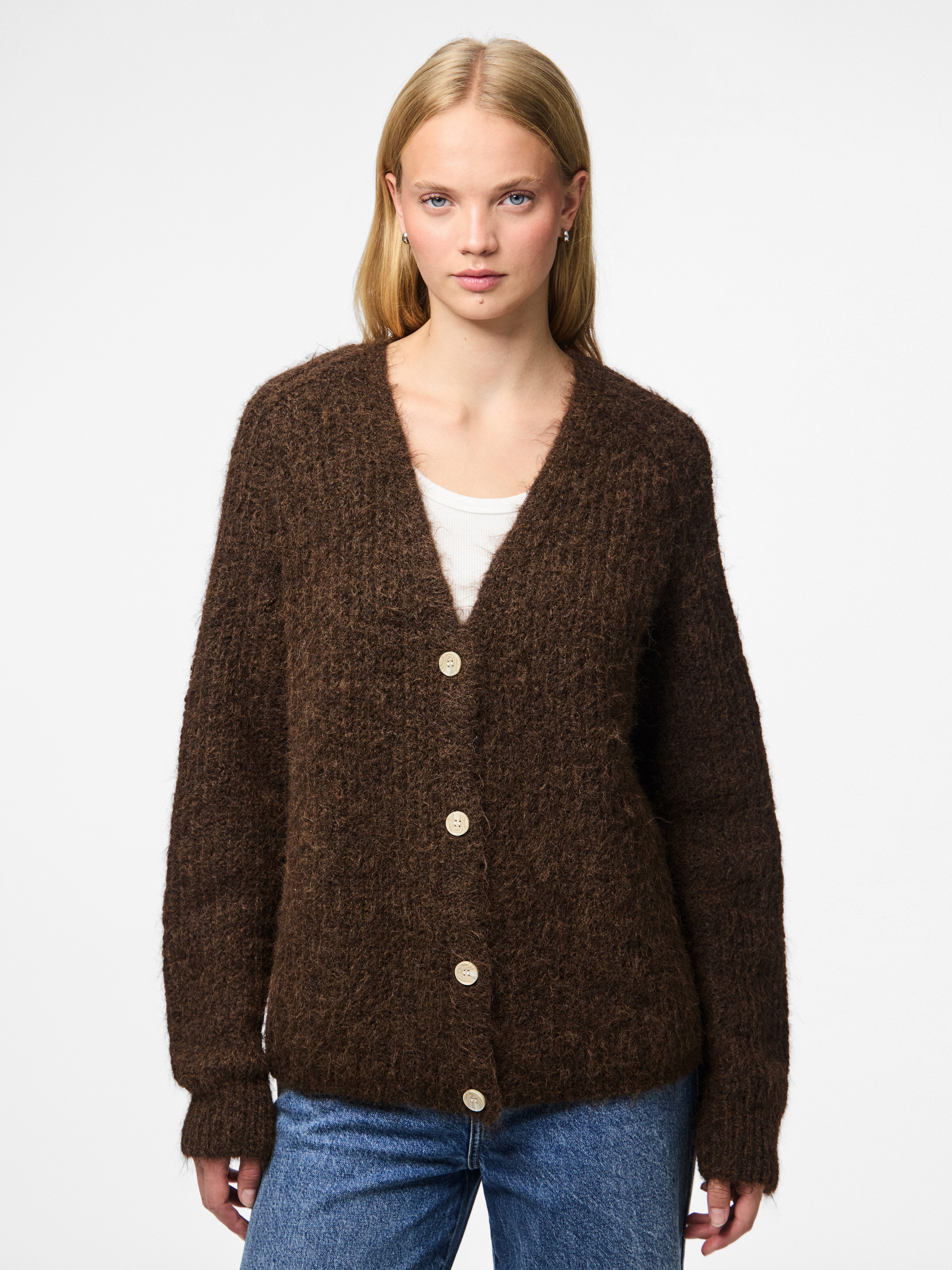 pieces Strickjacke PCCLEO LS V-NECK KNIT CARDIGAN NOOS BC günstig online kaufen