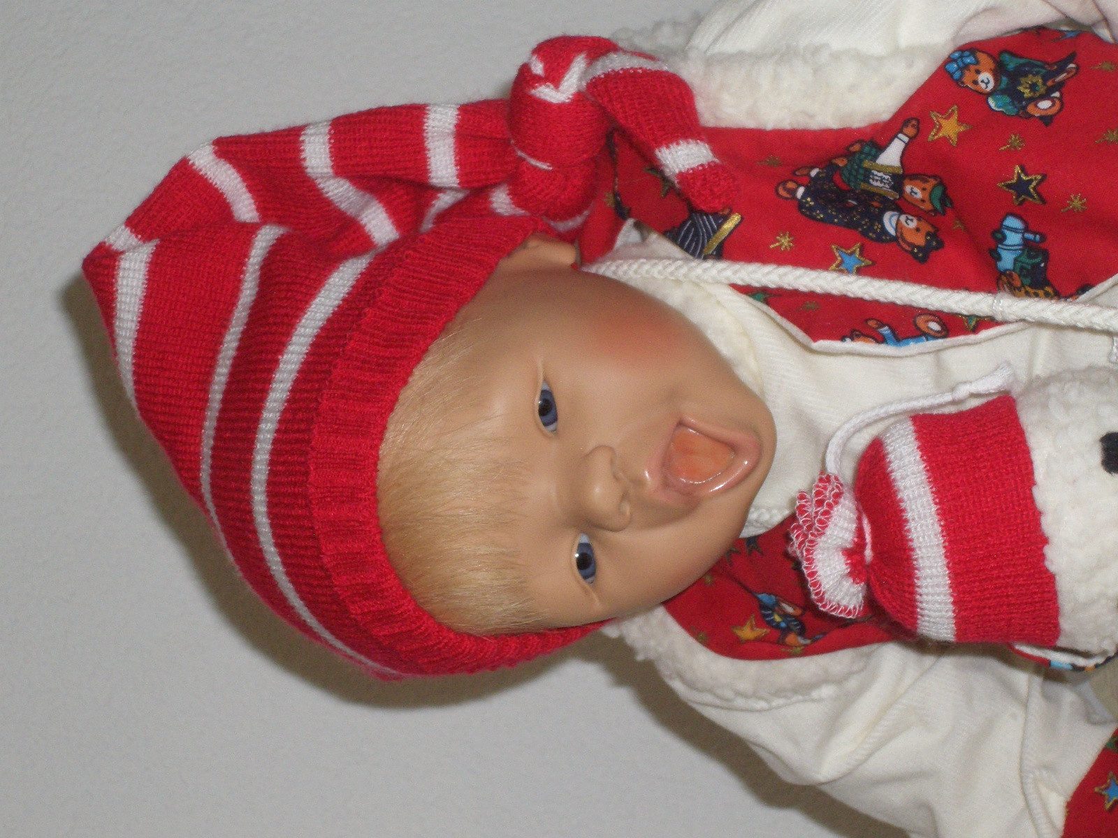 CMTPUPPENGALERIE Babypuppe Weihnachtswichtel Gähnerle von E. Leman, 55 cm (1-tlg)