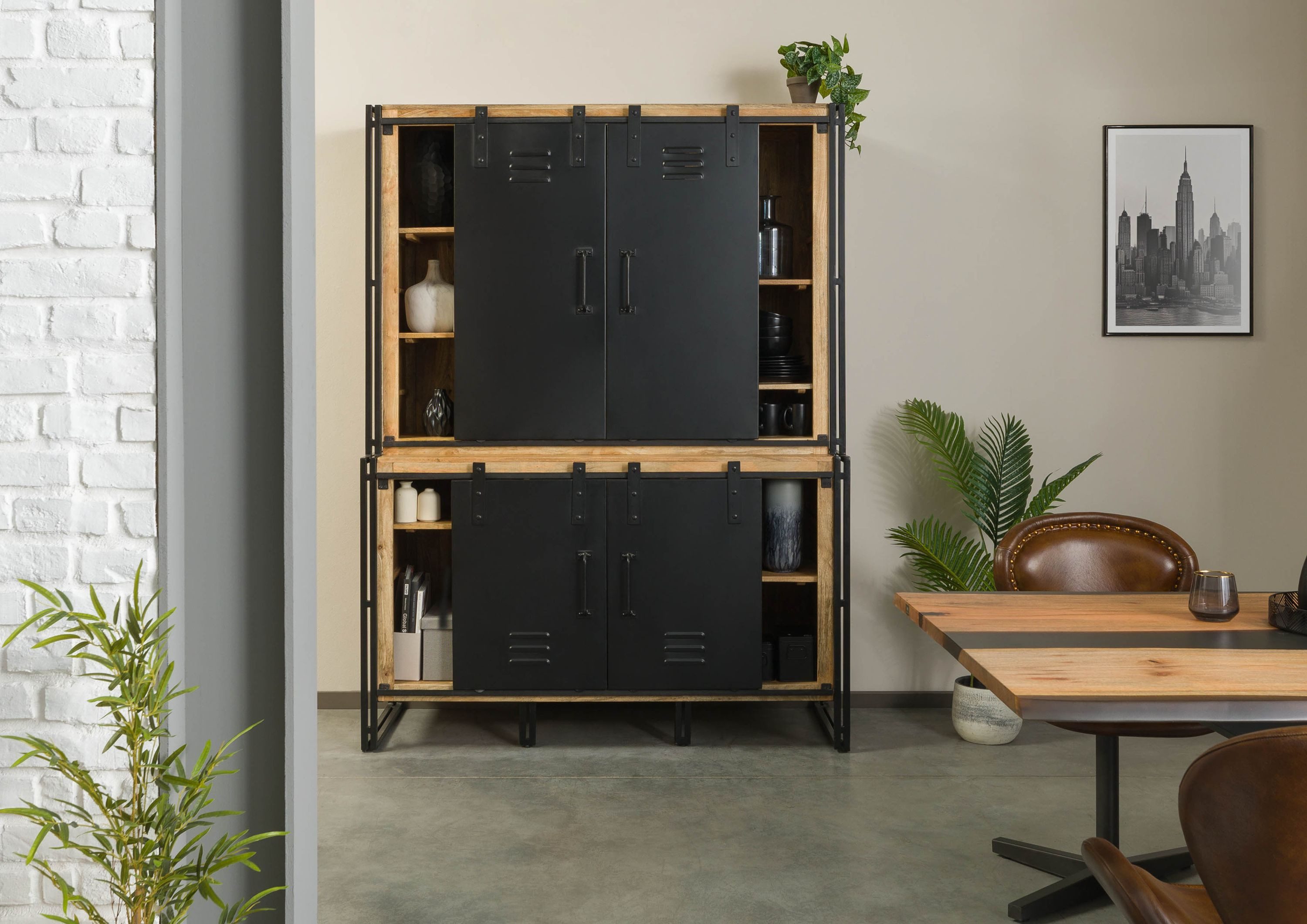 Massivmoebel24 Buffet BLACKBURN (Mango 150x55x200 natur lackiert Metall / schwarz BLACKBURN #106) Mango 150x55x200 natur lackiert Metall / schwarz BLACKBURN #106