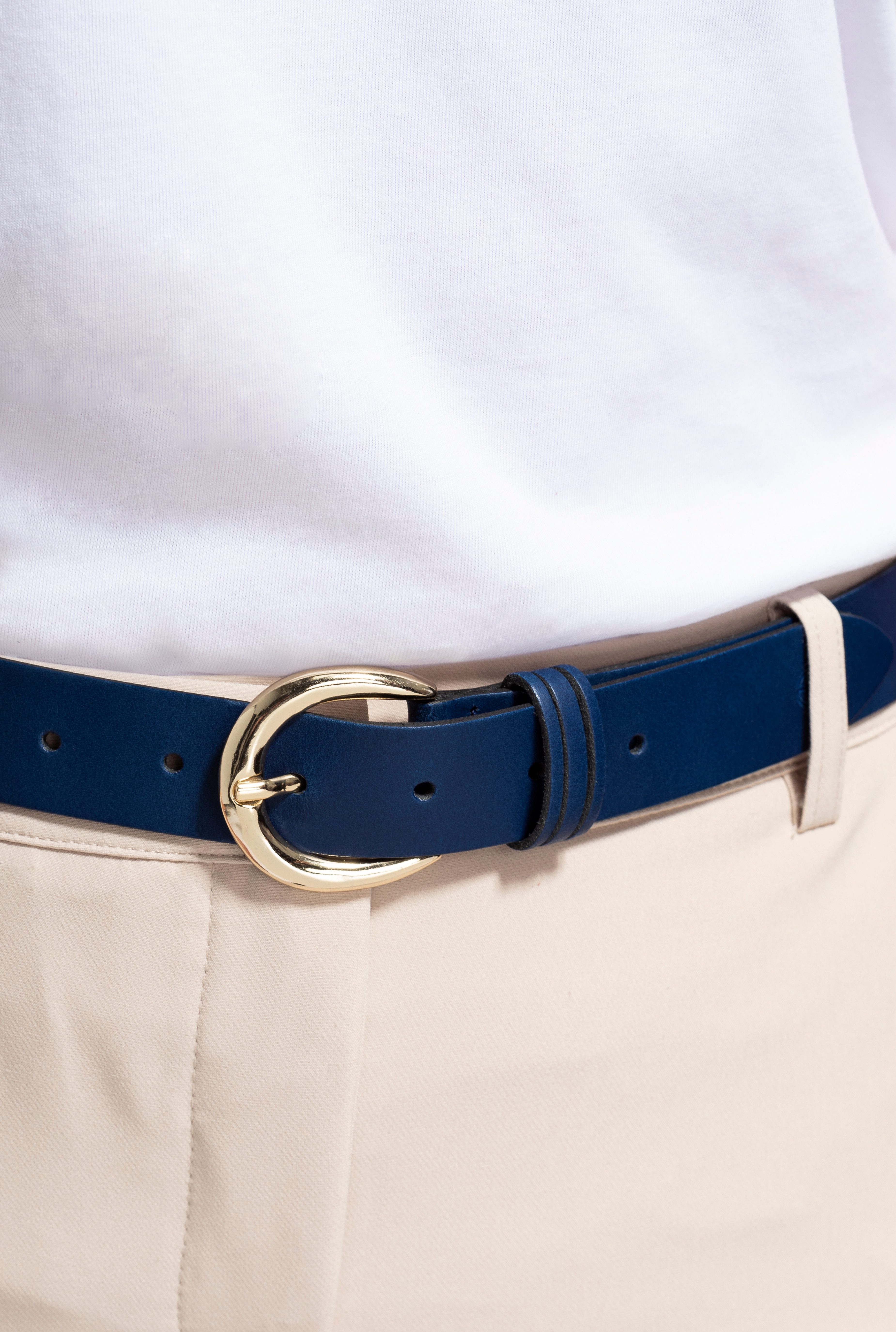 Tamaris Ledergürtel "Clara Gold" 3 cm Breite, aus Rindsleder, mit goldfarbener Dornschnalle – Bild 5 von 5