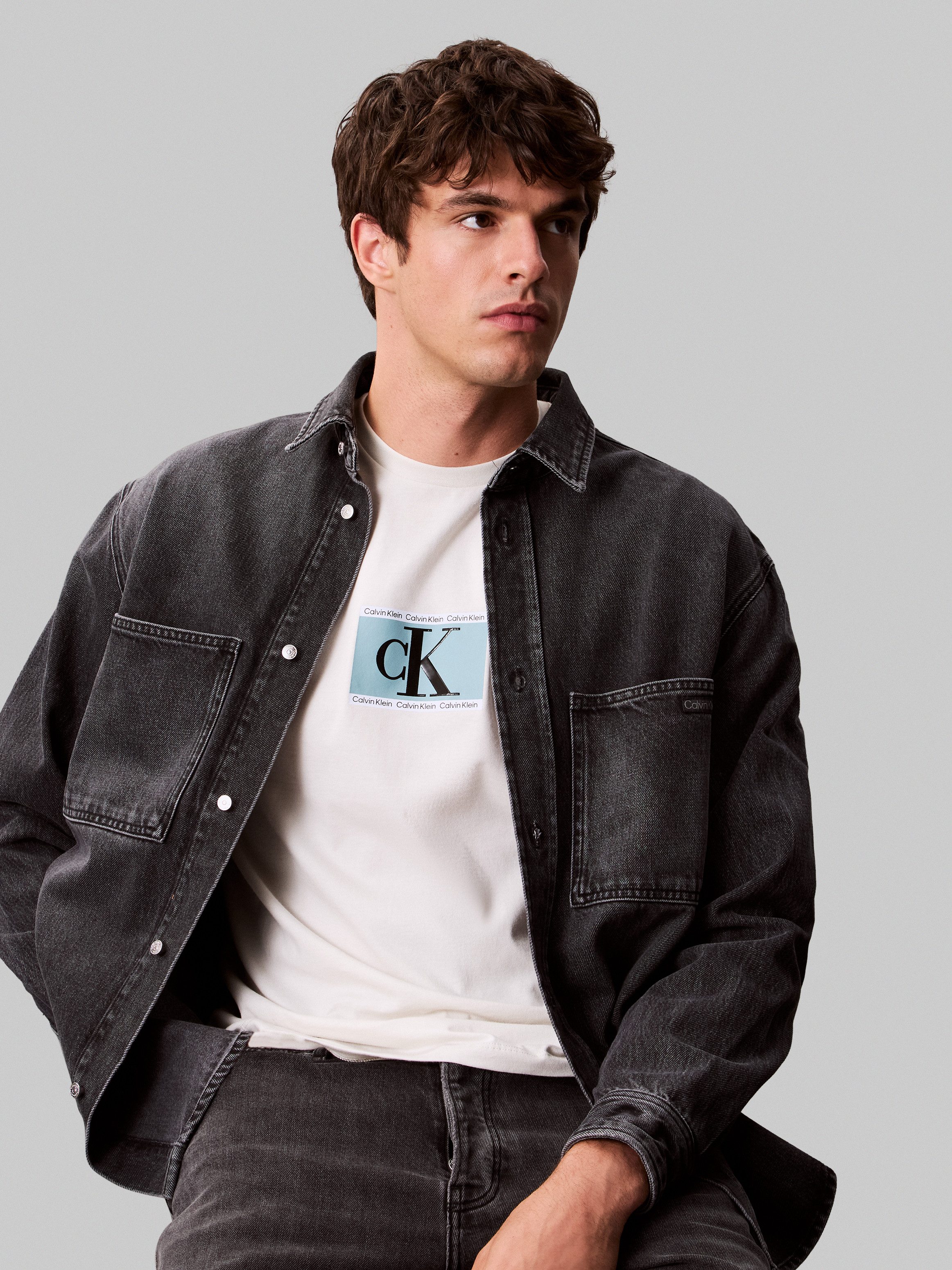 Calvin Klein Jeans T-Shirt SS 30s E SPRTSWR 3 G mit Logo-Print – Bild 4 von 5