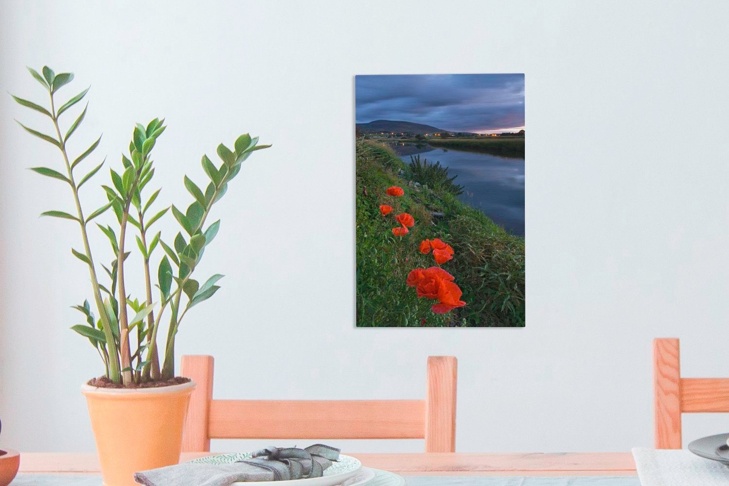 Mohnblumen St), Zackenaufhänger, fertig (1 bespannt Wasser, inkl. cm am Rote Gemälde, Leinwandbild OneMillionCanvasses® Leinwandbild 20x30