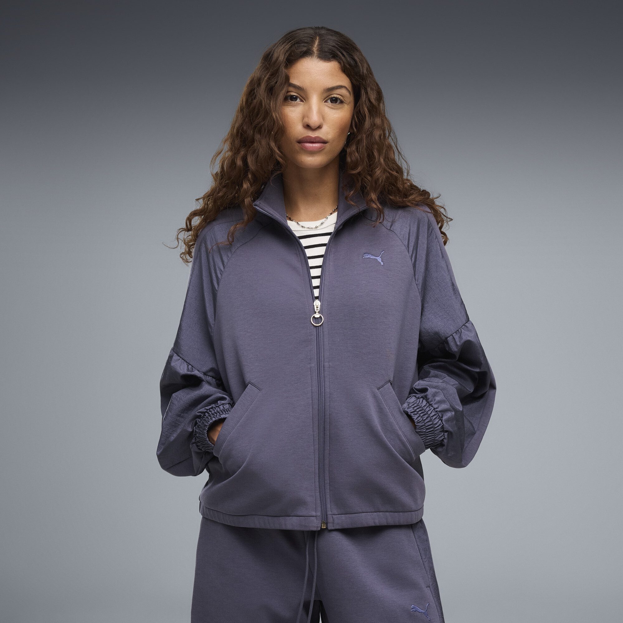 PUMA Trainingsjacke HER Relaxed Full-Zip Jacke Damen