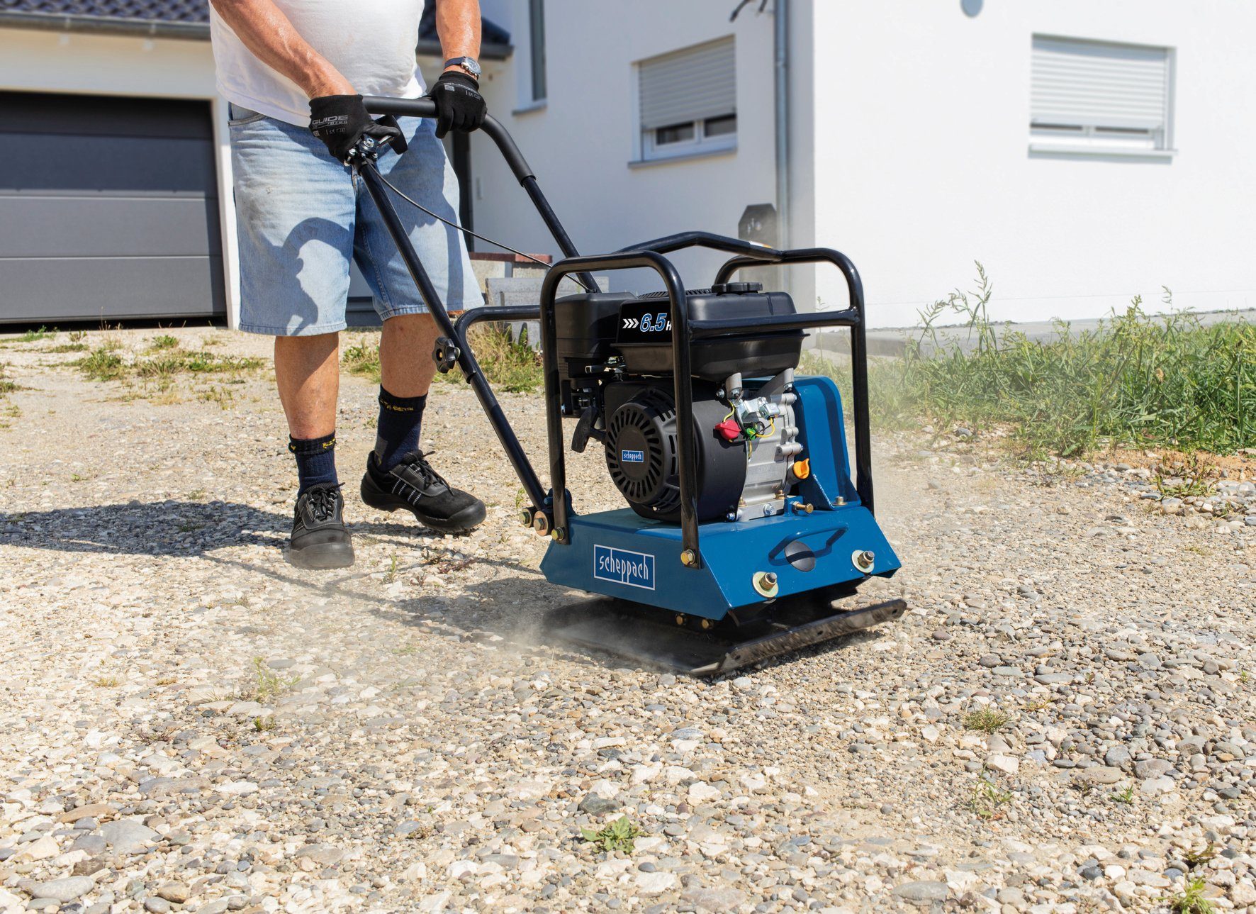 Scheppach Rüttelplatte HP1200S, max. 5700 vpm, (LxB) 45x35 cm, Inklusive Gummimatte für Pflasterarbeiten