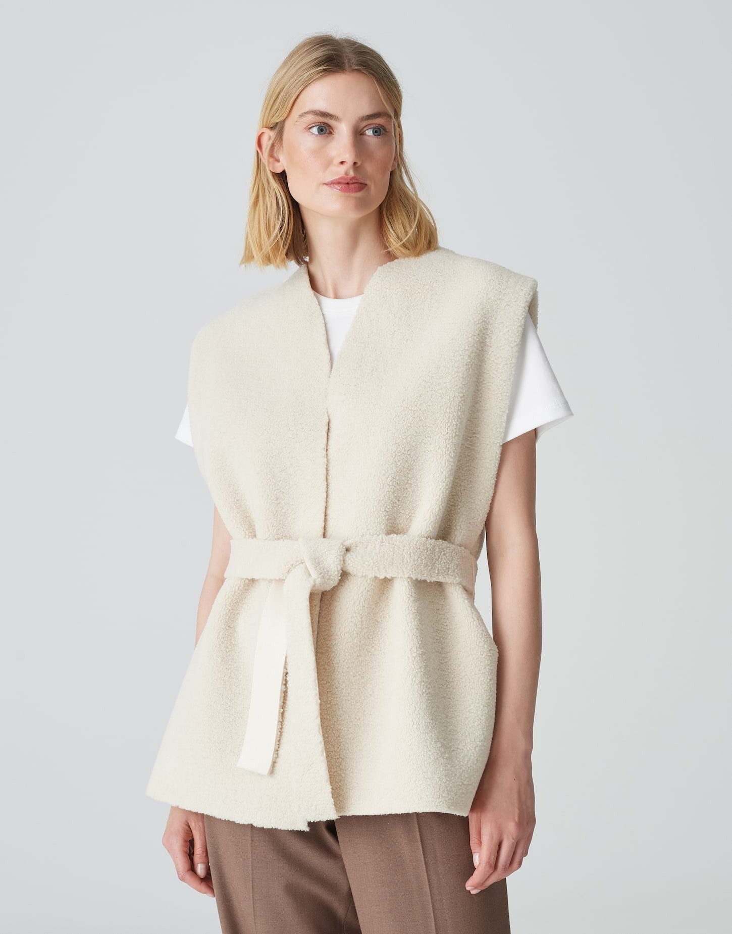 OPUS Kurzweste Weste Asofta cape Loose aus flauschigem Teddyfell