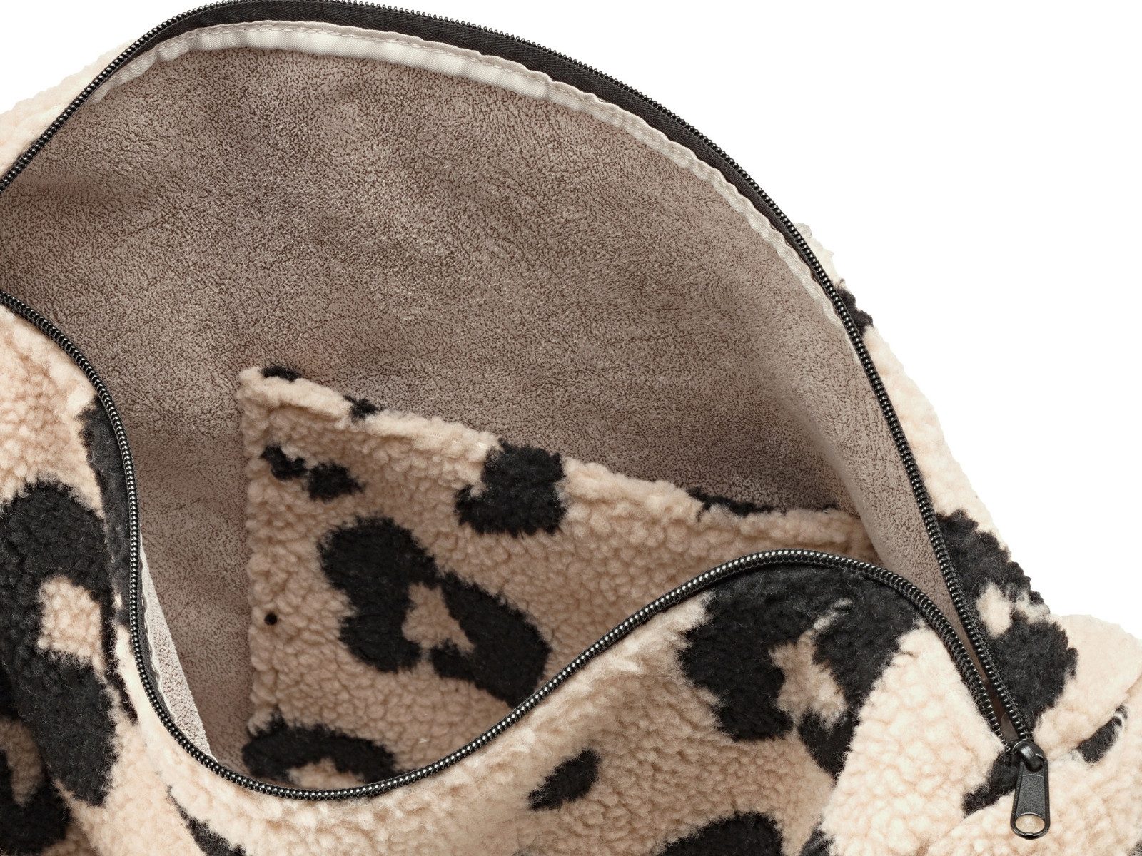 REISENTHEL® Umhängetasche moonbag teddy leo cream – Bild 5 von 5