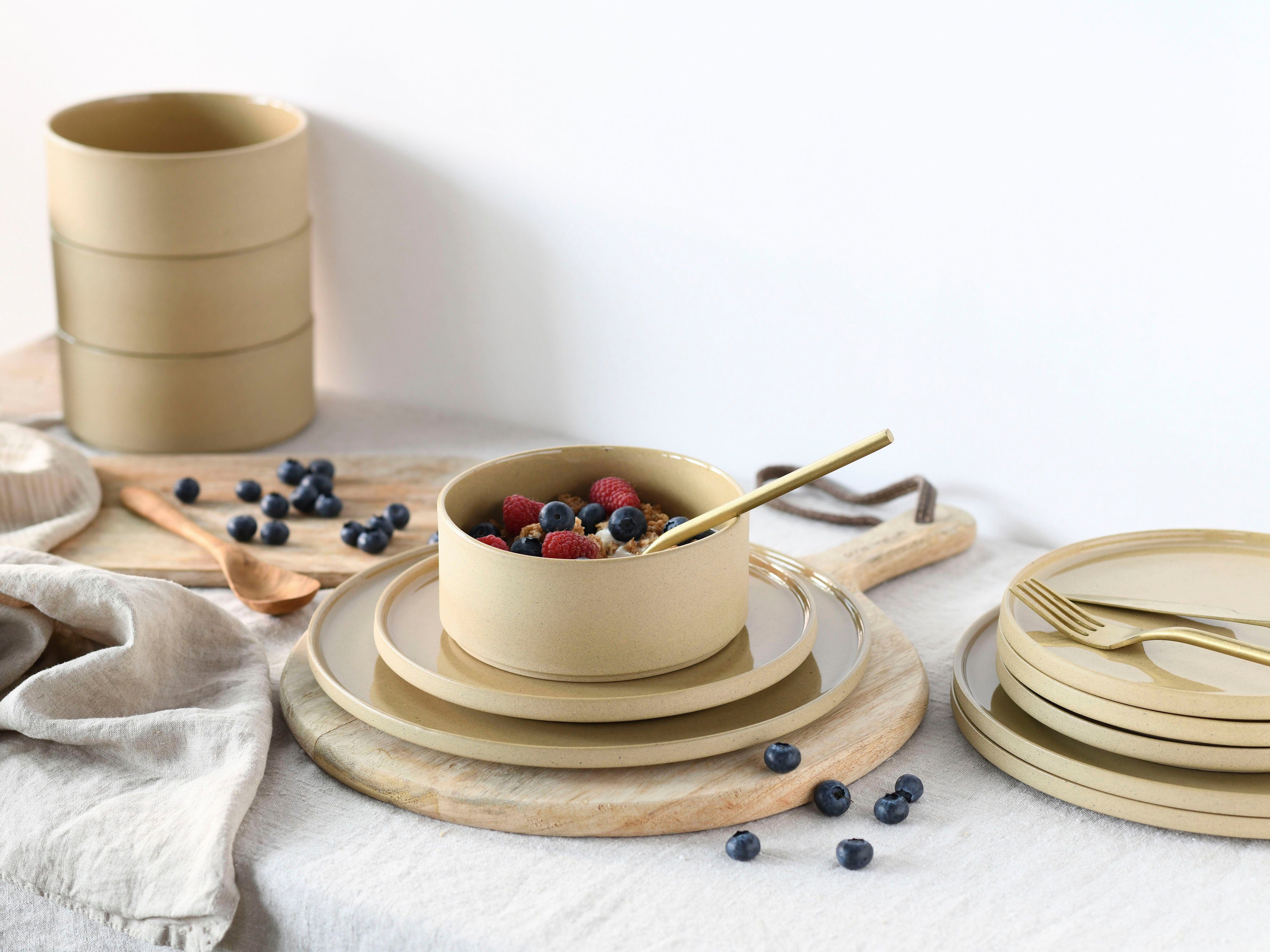 CreaTable Tafelservice Teller Set, Futuro (12-tlg), 4 Personen, Steinzeug, Service, je 4 Speiseteller 26 cm, Dessertteller 20 cm, Schalen 14 cm