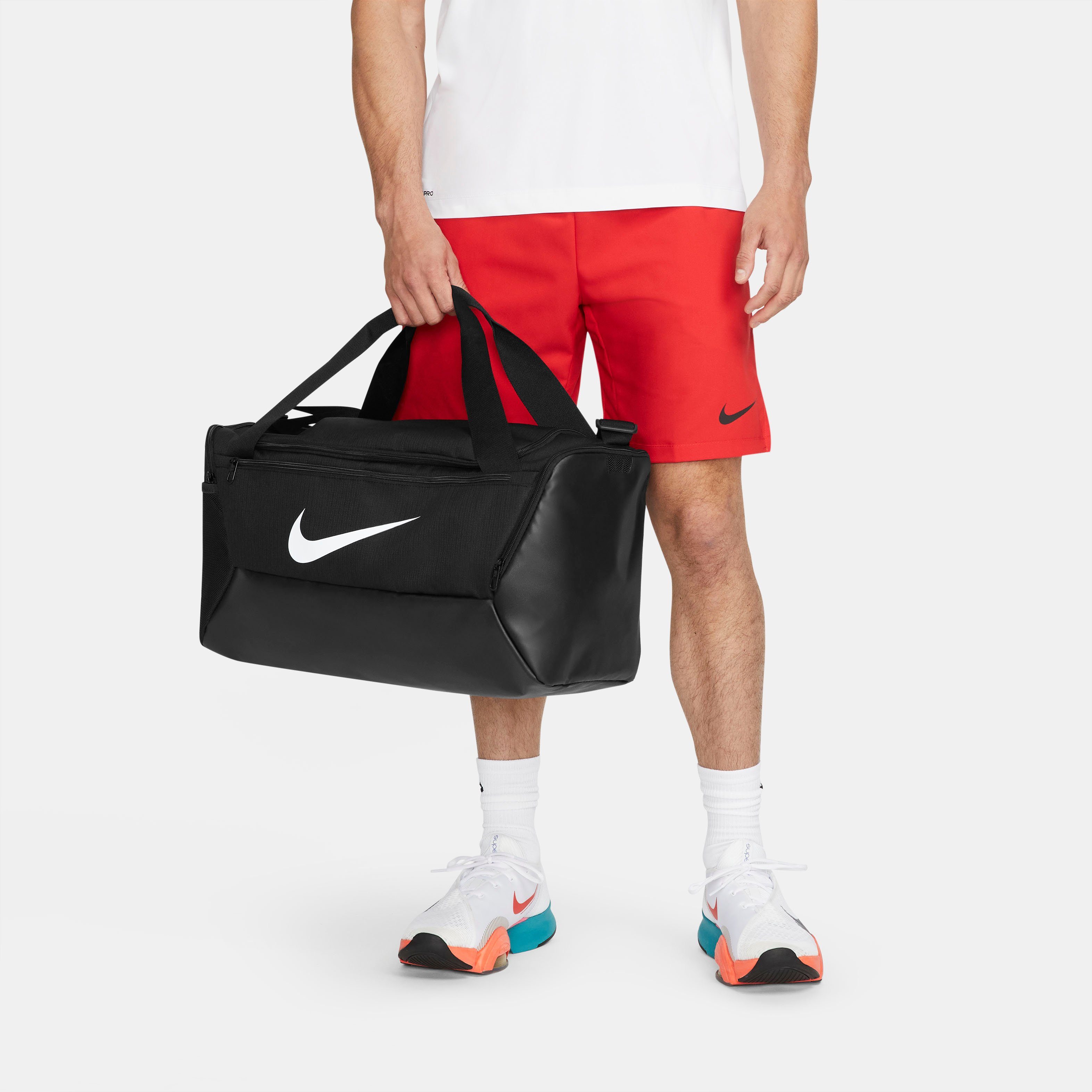 Nike Sporttasche BRASILIA . TRAINING DUFFEL BAG, mit seitlichem Schuhfach, mit Innen- und Außentaschen, mit Logodruck