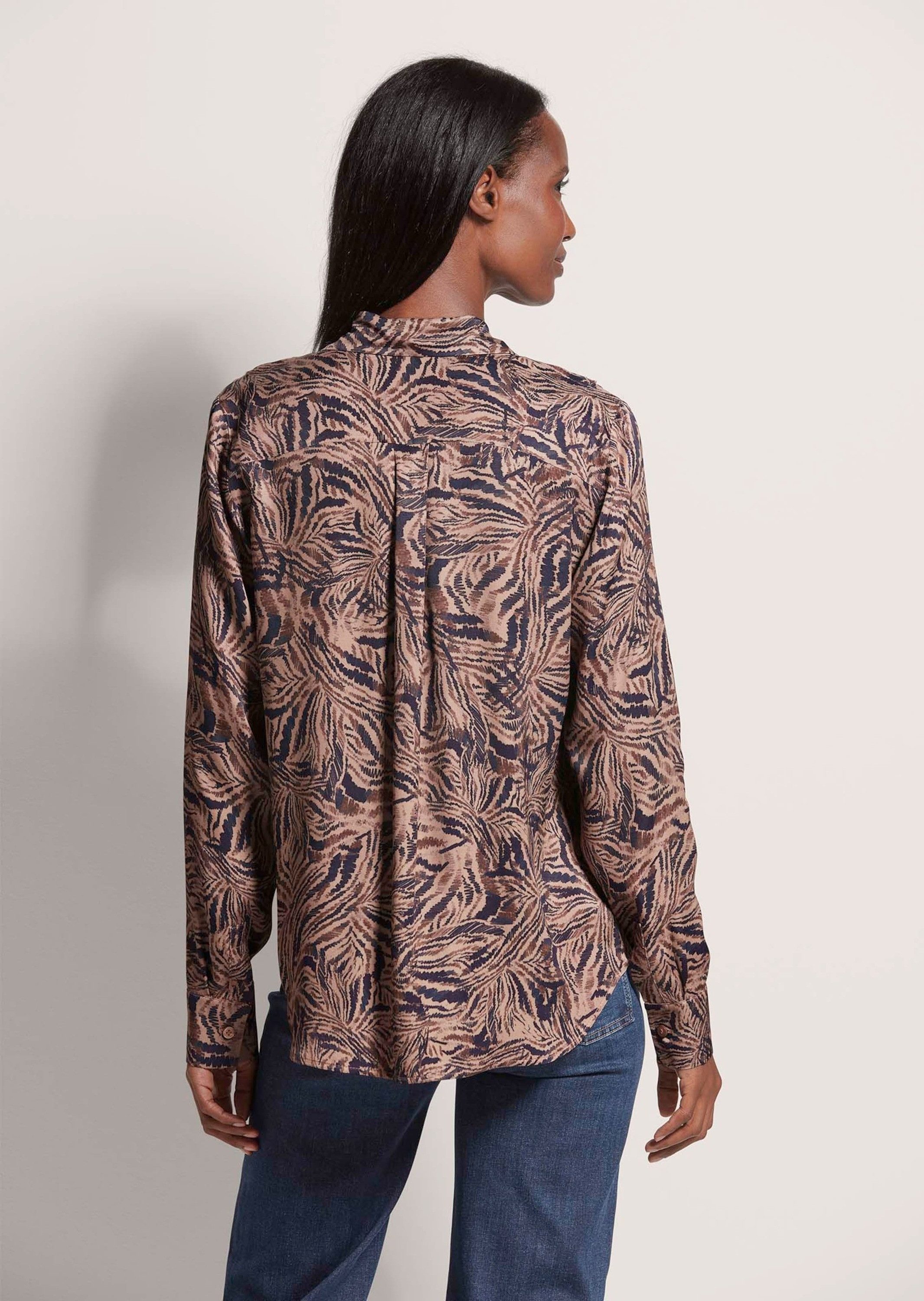 MADELEINE Hemdbluse Bluse mit klassischem Hemdkragen Animalprint-Design, Hemdkragen, durchgehende Knopfleiste