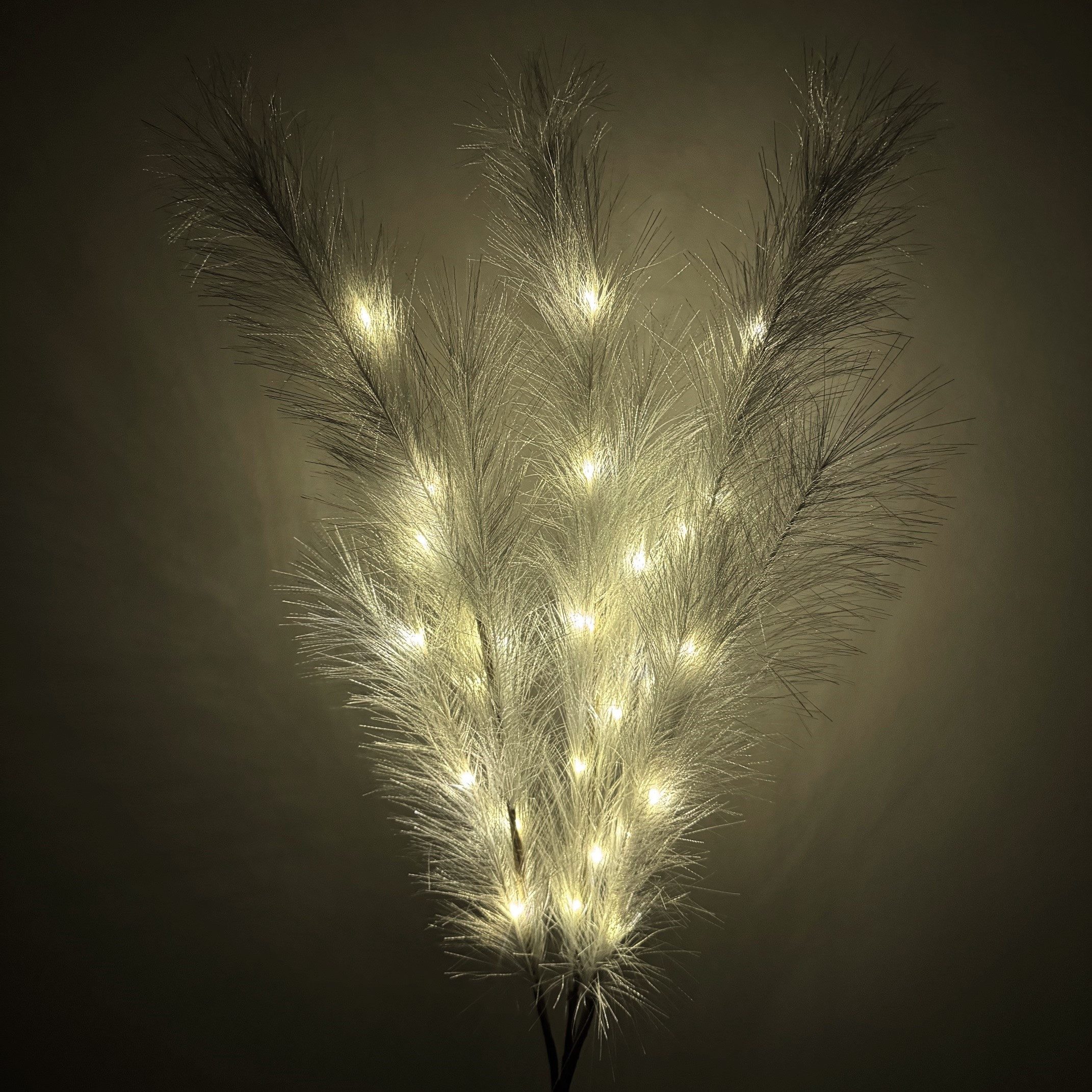 Kunstpflanze künstliches Pampasgras mit LED-Beleuchtung, Timer - 80 bis 115 cm groß - Kunstgräser, Online-Fuchs, Dekoration für Frühling, Sommer, Herbst & Winter