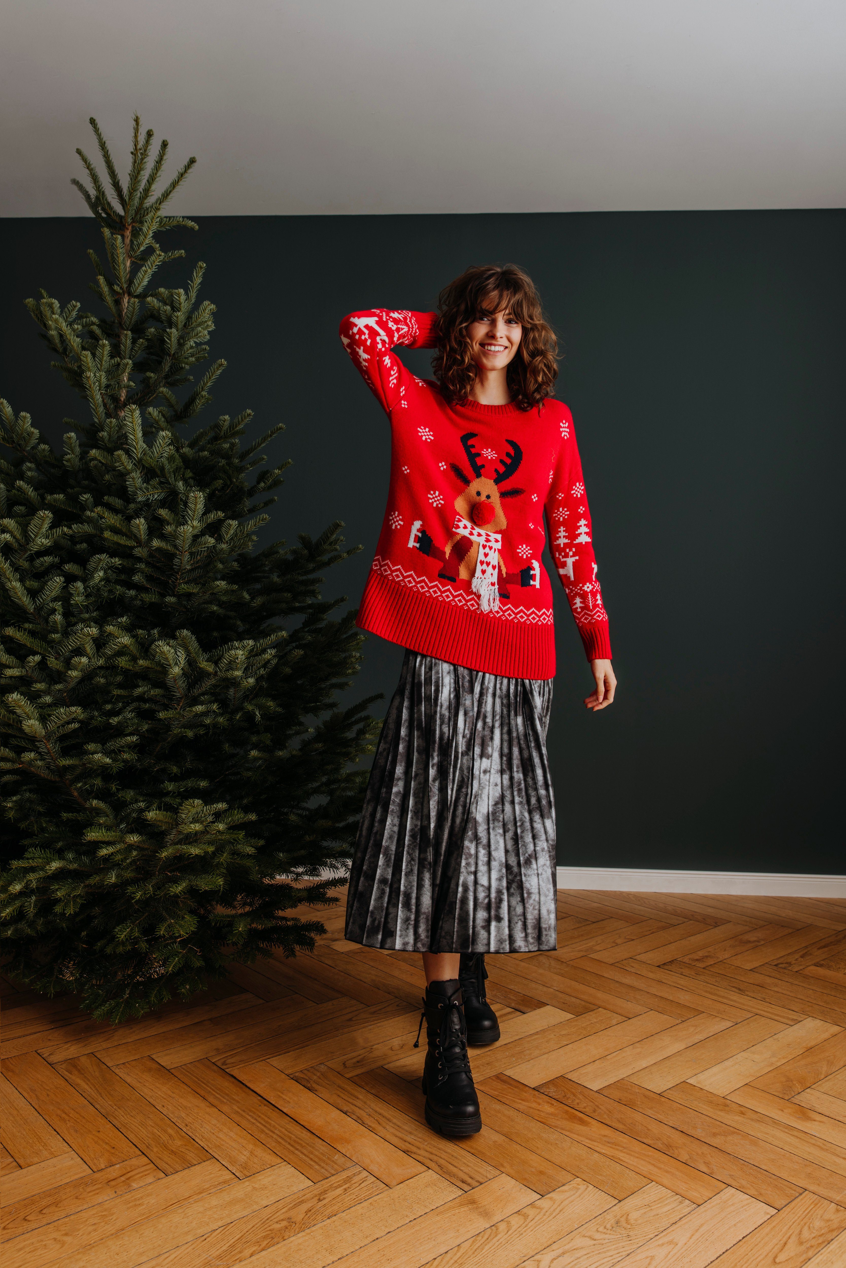 Weihnachtspullover CASUAL und Fransenschal mit Aniston Bommel-Nase