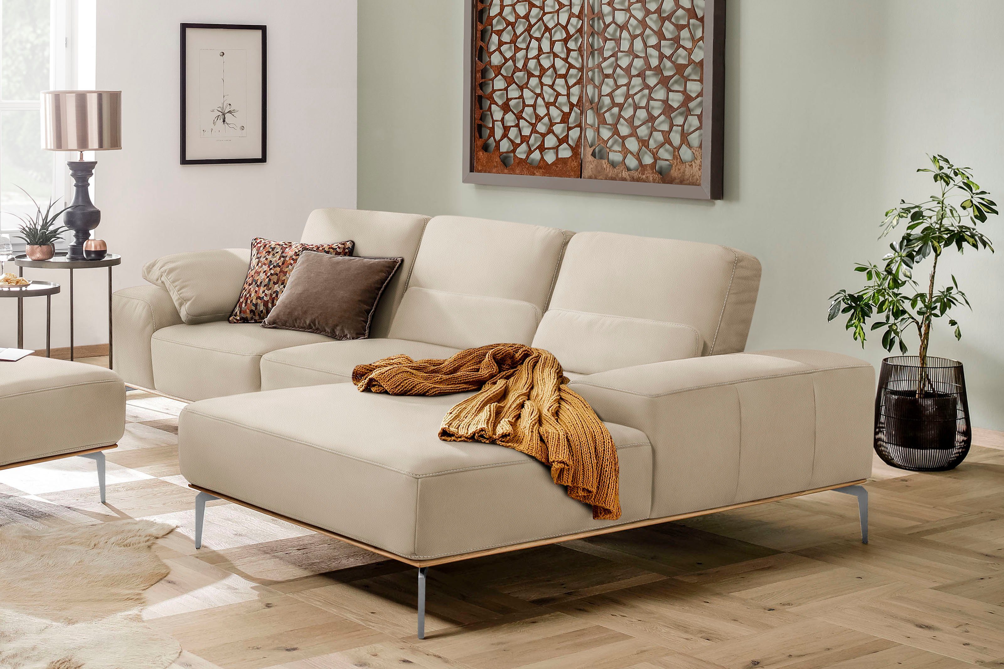 W.SCHILLIG Ecksofa run, Designsofa, bequem, L-Form, mit elegantem Holzsockel, Füße in Chrom glänzend, Breite 299 cm