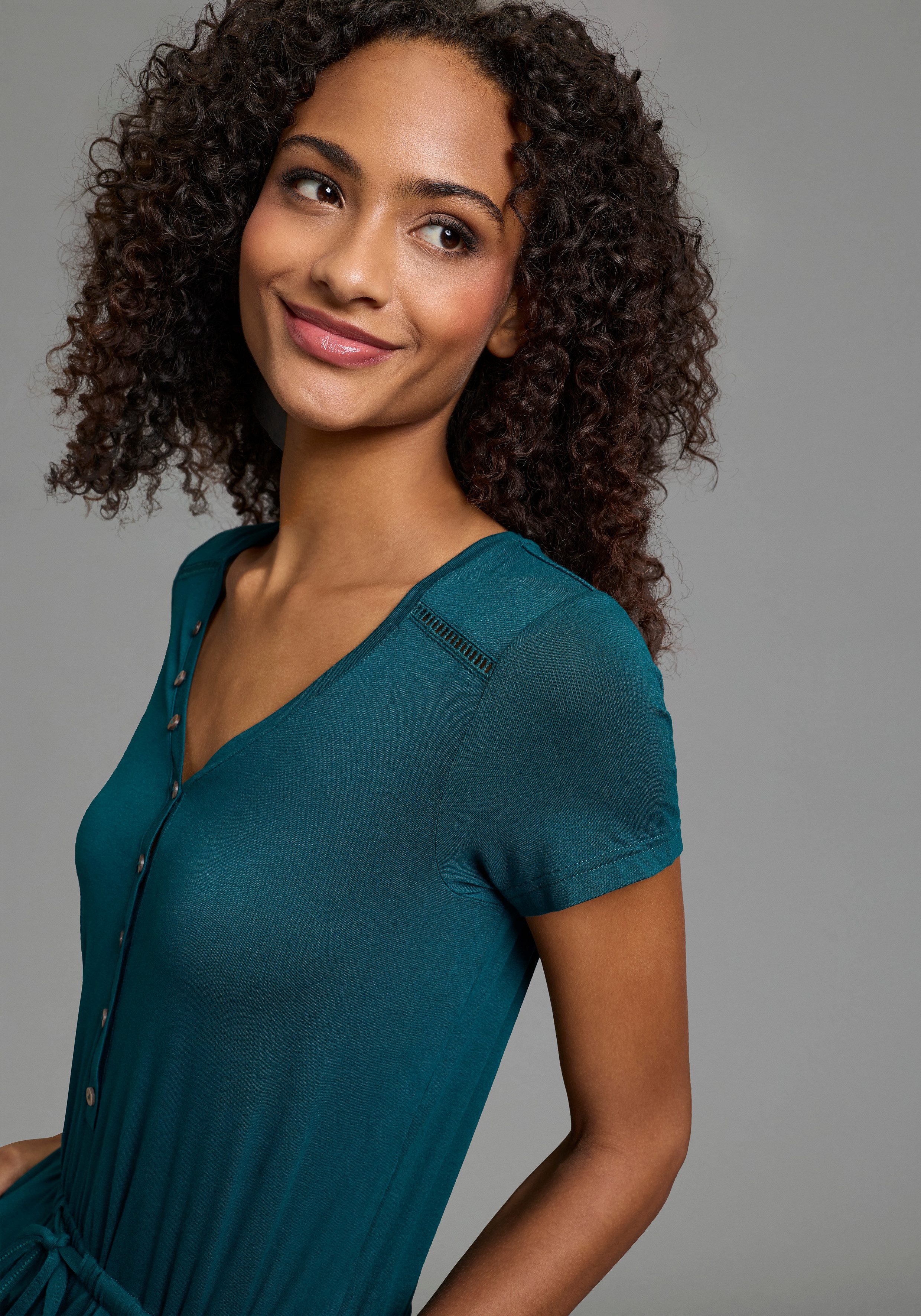 KangaROOS Culotte-Overall wadenlanger Overall, figurumspielende Passform, Kurzarm-Design