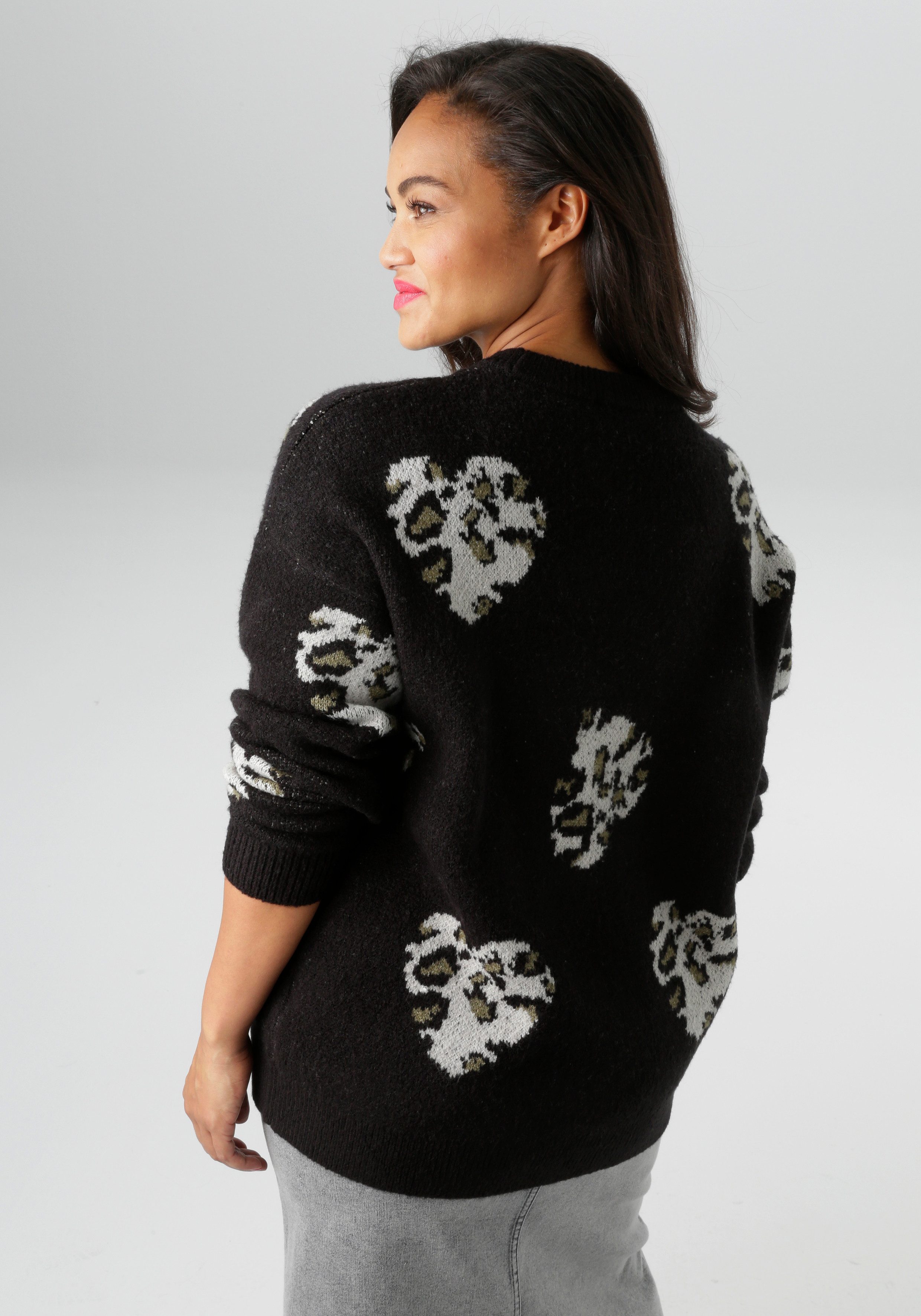 Aniston PLUS Strickpullover mit eingestrickten Herzchen in Animalprint günstig online kaufen