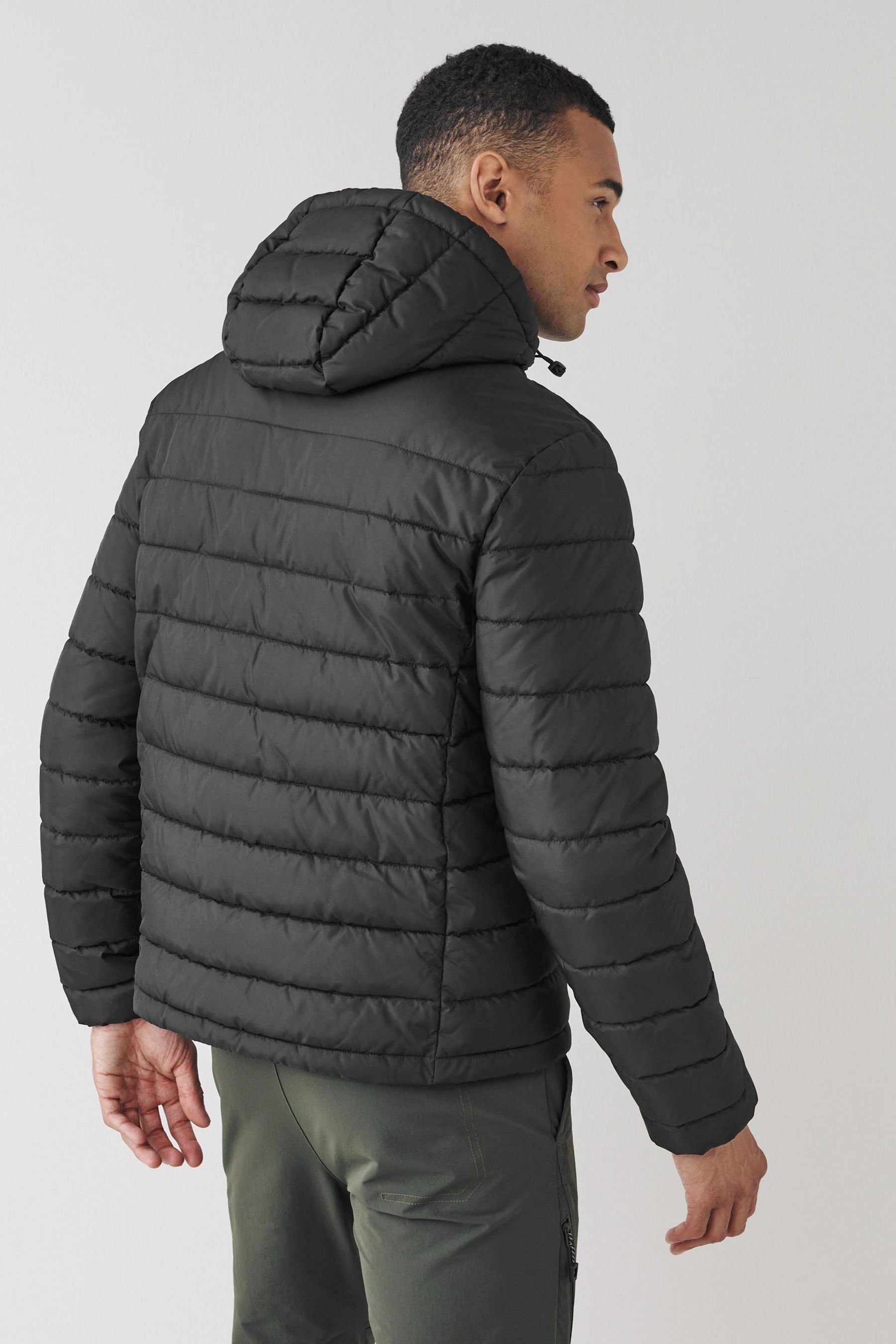 Steppjacke Next Spritzwasserabweisende, leichte Black (1-St) Steppjacke