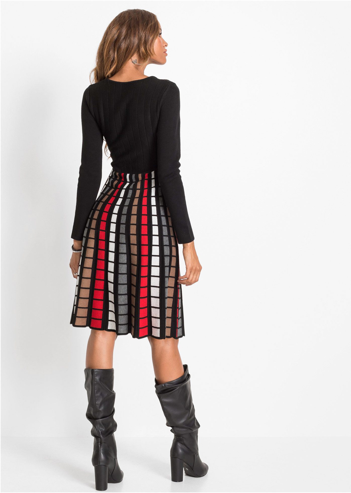 bonprix Strickkleid aus Polyacryl und Baumwolle, ausgestellte Passform, mit Karomuster