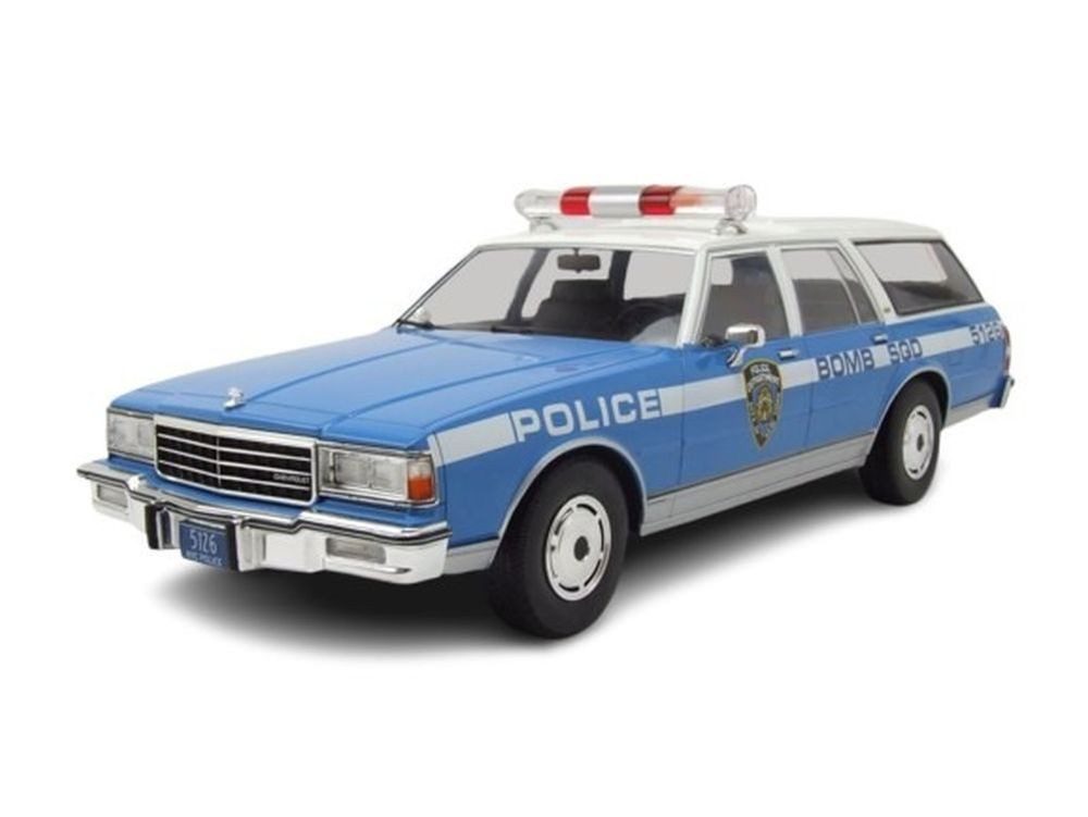 MCG Modellauto Chevrolet Caprice Estate Wagon Kombi NYPD Police 1985 blau weiß, Maßstab 1:18