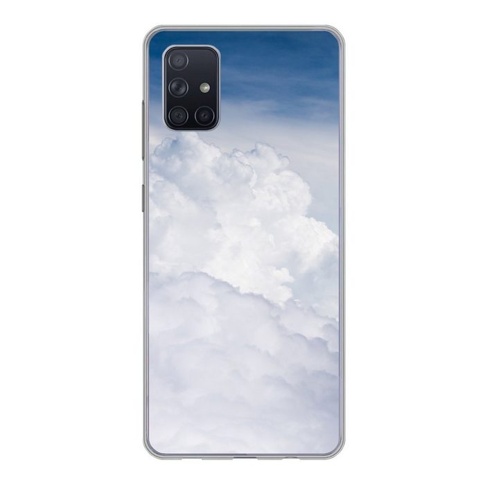 MuchoWow Handyhülle Große weiße Wolken an einem dunkelblauen Himmel Phone Case Handyhülle Samsung Galaxy A71 Silikon Schutzhülle