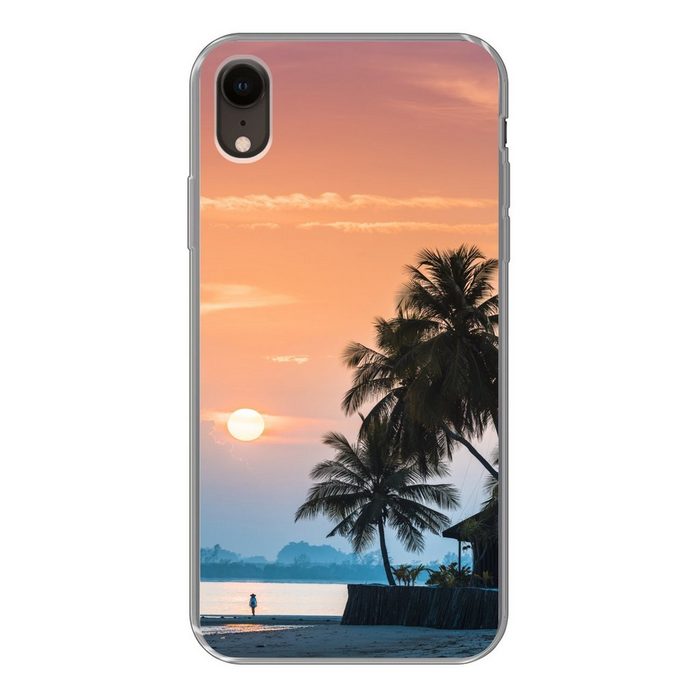 MuchoWow Handyhülle Sonnenuntergang auf einer Insel mit den Silhouetten von Palmen Handyhülle Apple iPhone XR Smartphone-Bumper Print Handy