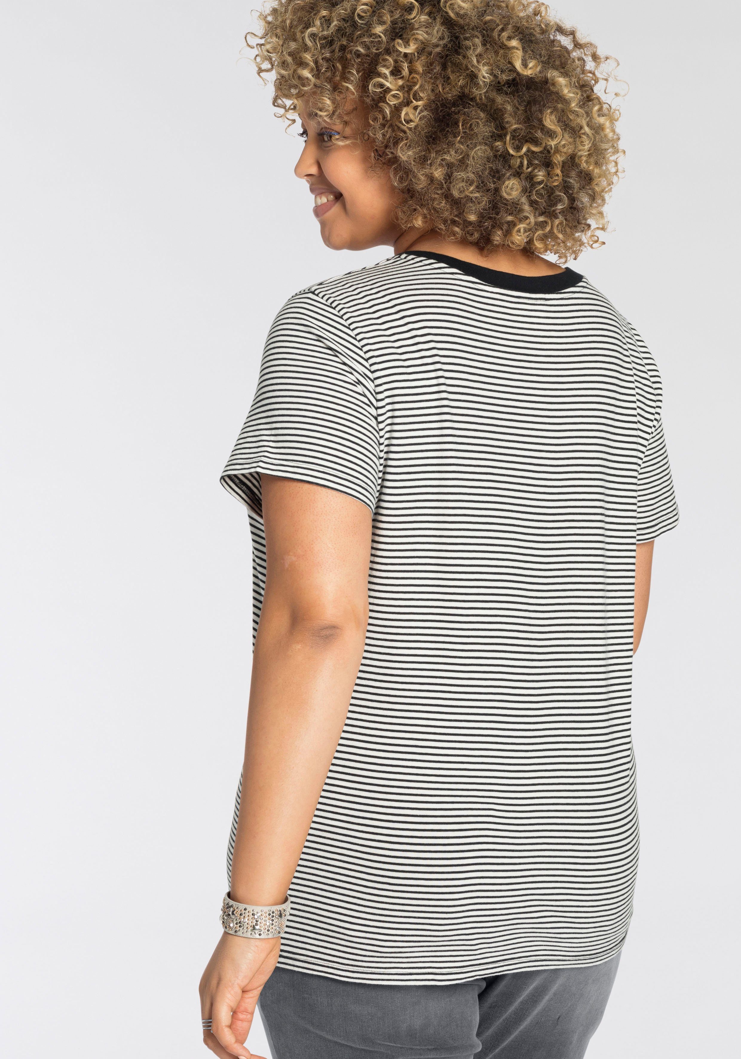 Levi's® Plus Kurzarmshirt V NECK TEE