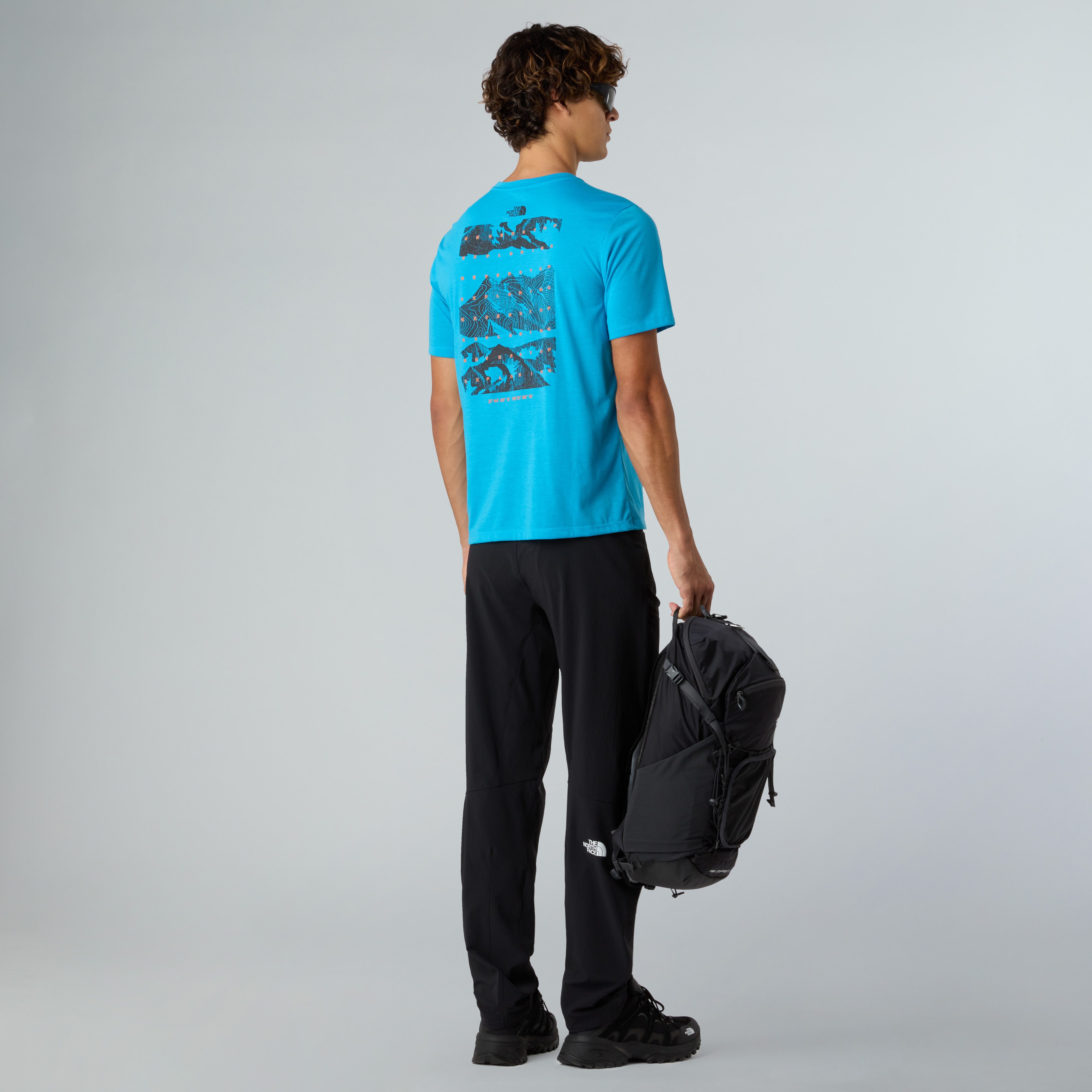 The North Face T-Shirt Foundation Mountain Faces T-Shirt für Herren sportlicher Schnitt, kurze Ärmel, mit FlashDry™-Technologie