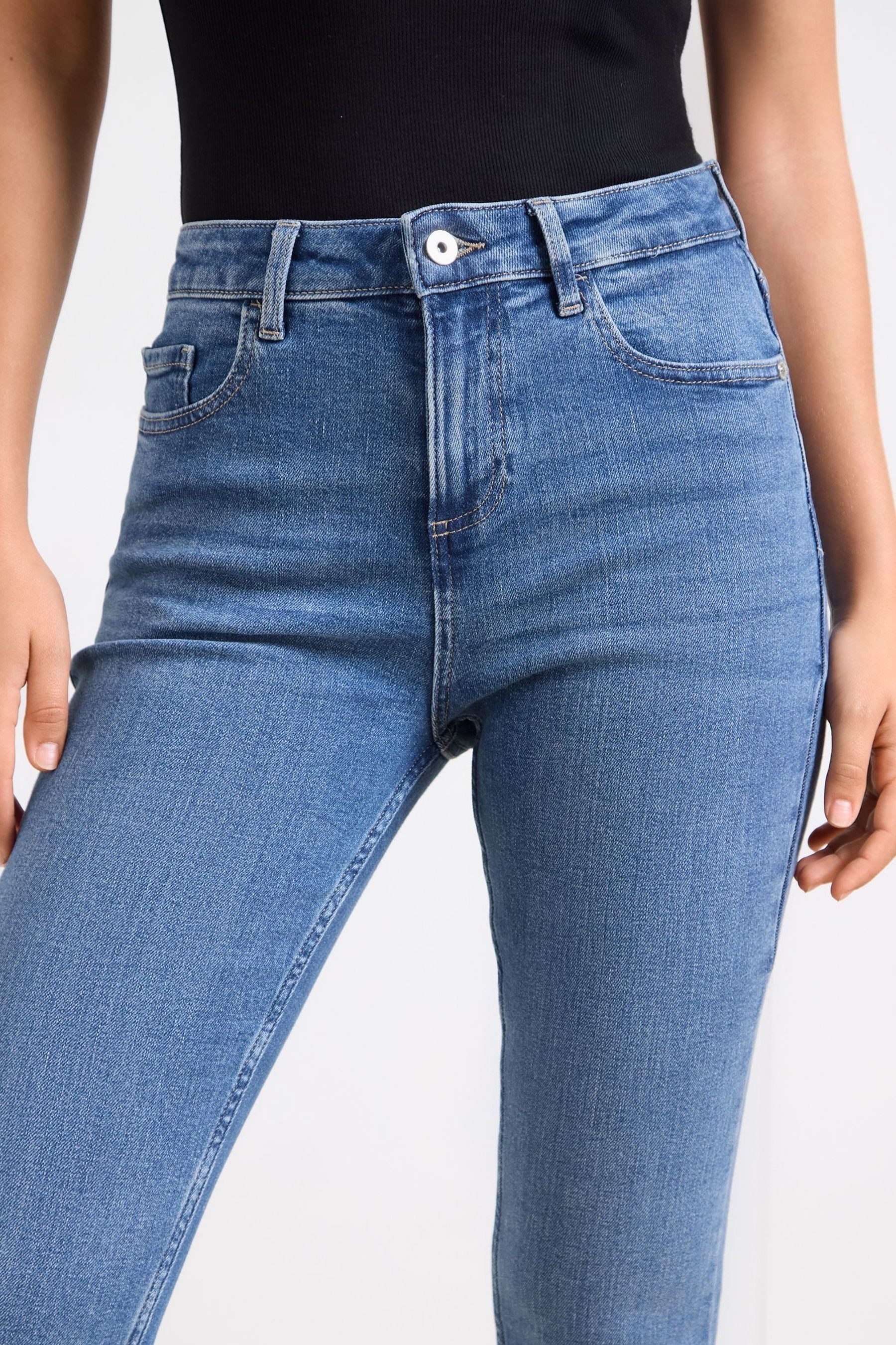 LIPSY Schlagjeans Ausgestellte Jeans mit mittlerem Bund, Regular (1-tlg)