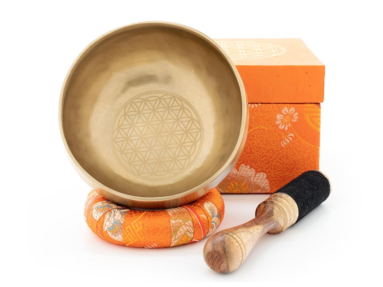Klangschalen-Center Поющие чаши Klangschale mit Gravur 'Blume des Lebens' in Geschenk-Box L