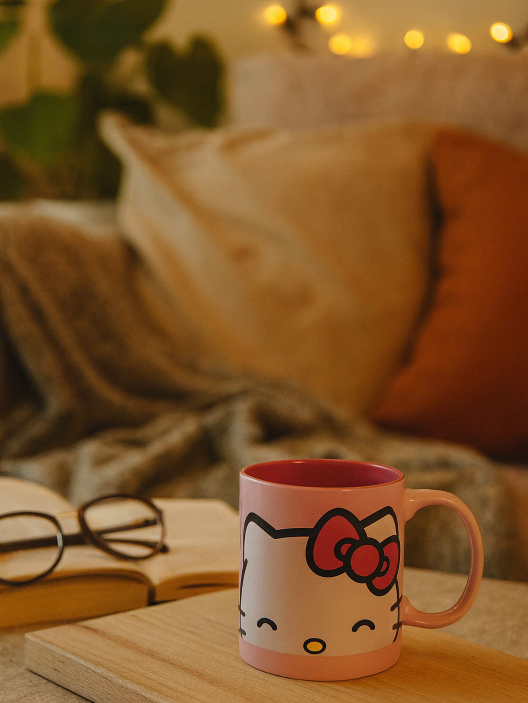 United Labels® Tasse Hello Kitty 3D Tasse Kaffeetasse Becher Kaffeebecher 320 ml, Keramik