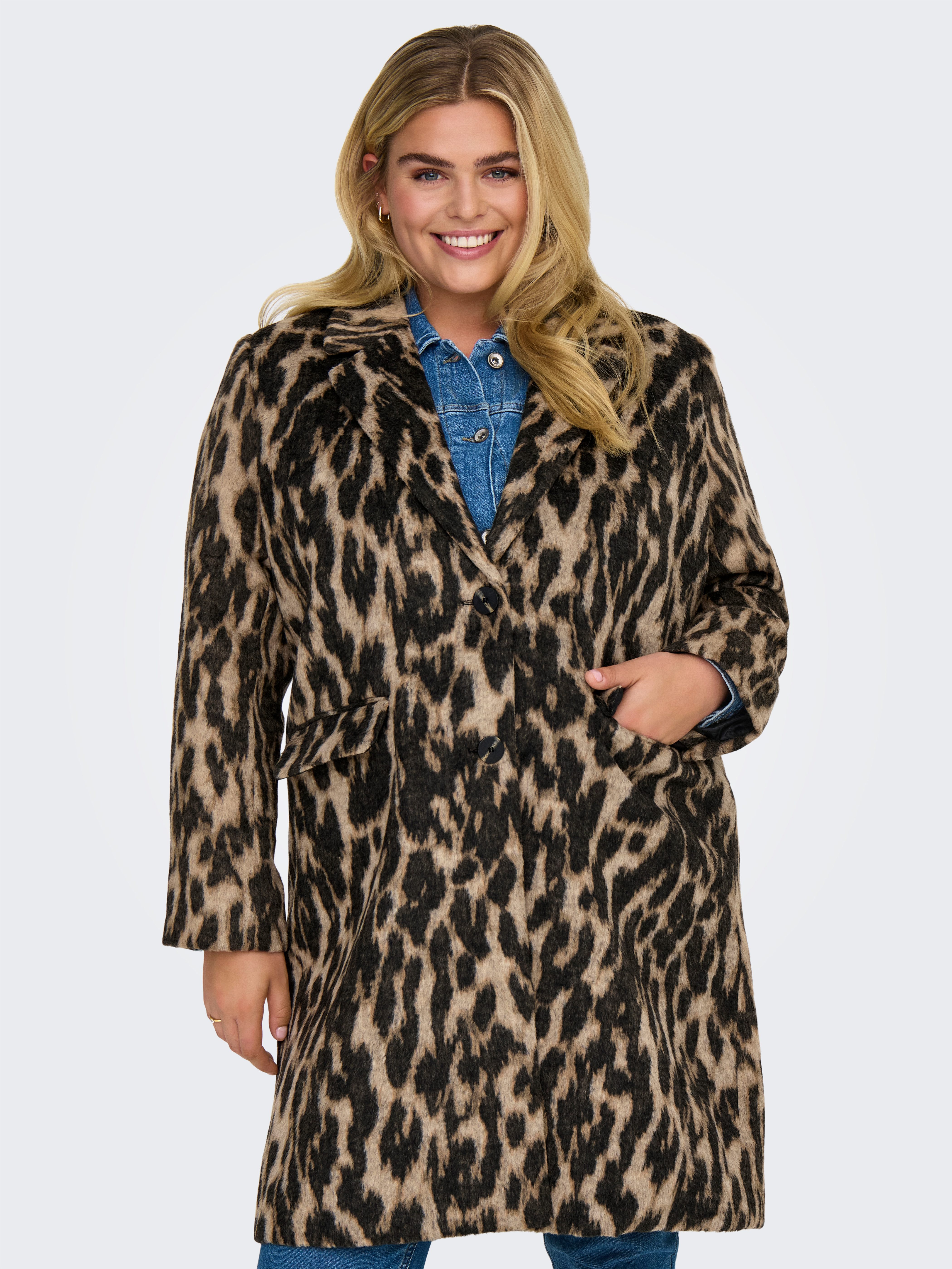 ONLY CARMAKOMA Kurzmantel CARVALBORG ANIMAL LIFE günstig online kaufen