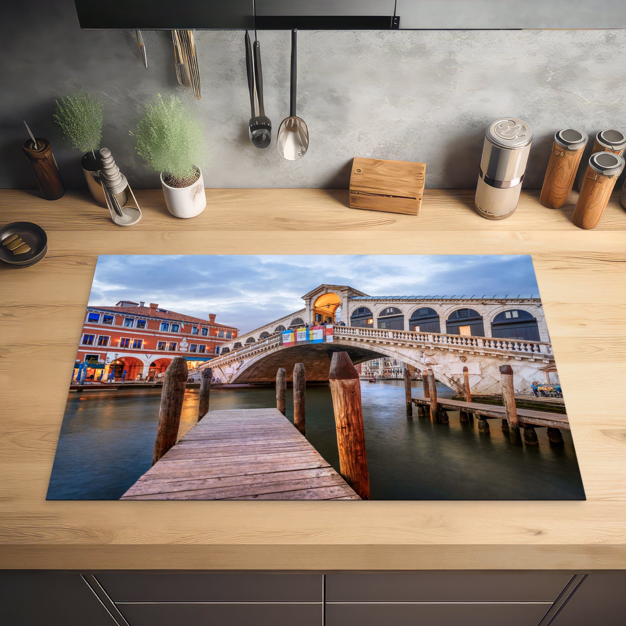 Rialtobrücke Venedig, den in Herdblende-/Abdeckplatte Die (1 Grande Ceranfeldabdeckung Induktionskochfeld für Vinyl, MuchoWow 81x52 tlg), über küche, Schutz cm, die Canal