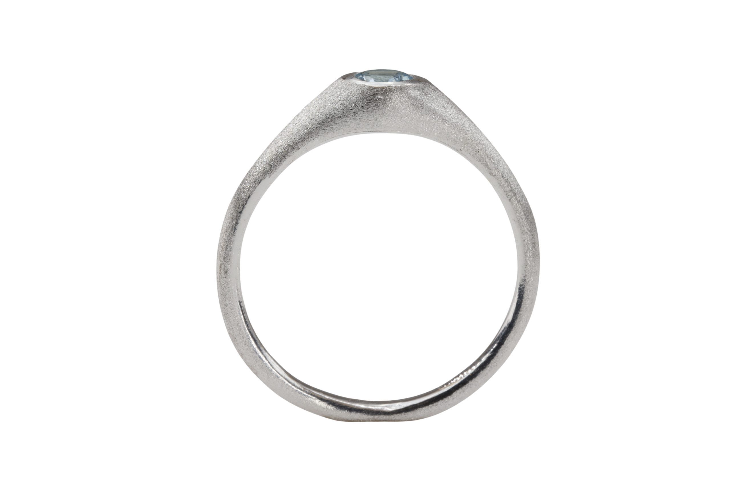 SILBERMOOS Silberring Schmaler Ring mit Blautopas Stein, 925 Sterling Silber