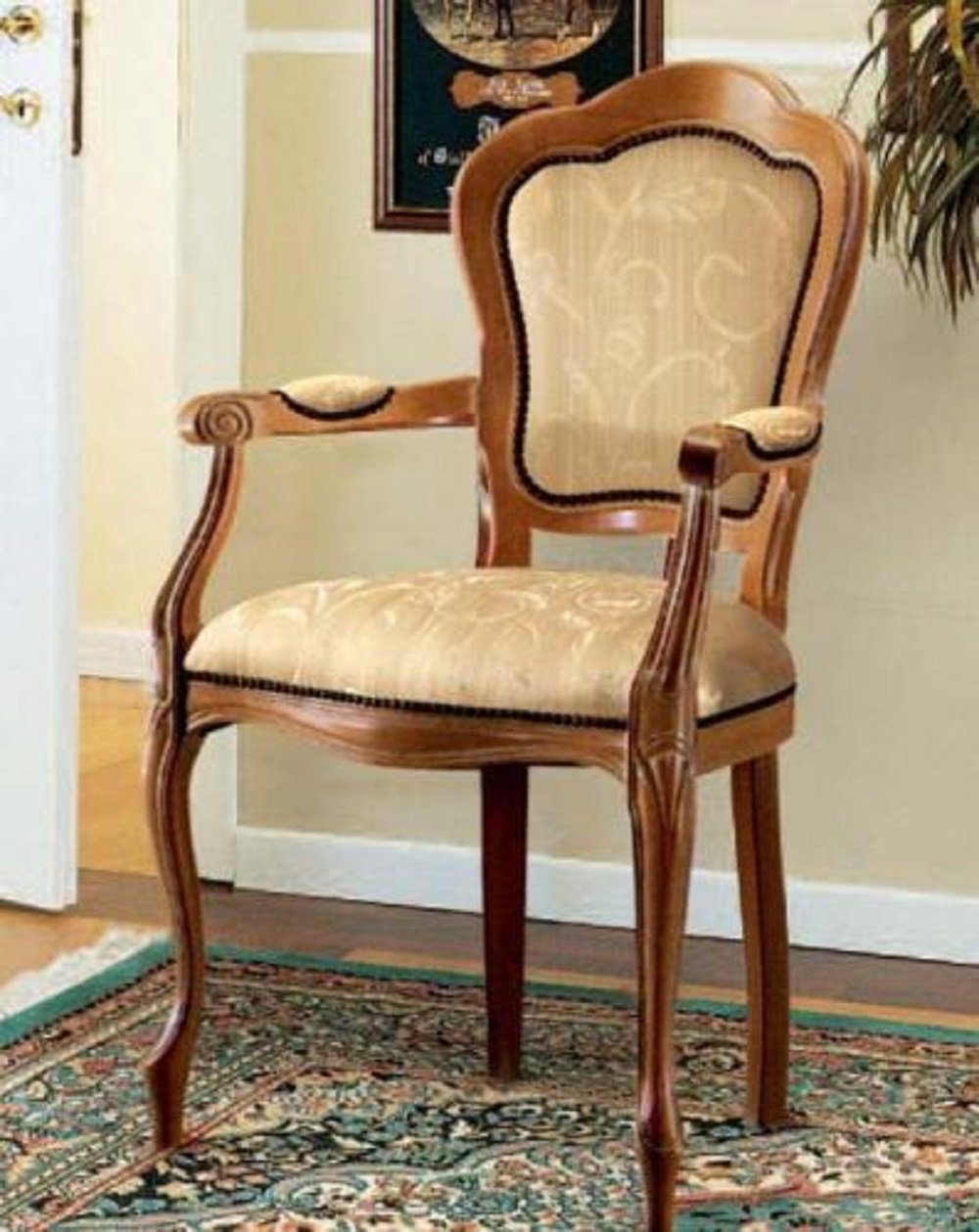Stuhl Klassische Stuhl Luxus Holz Esszimmerstuhl Holzstuhl Designer Stühle JVmoebel
