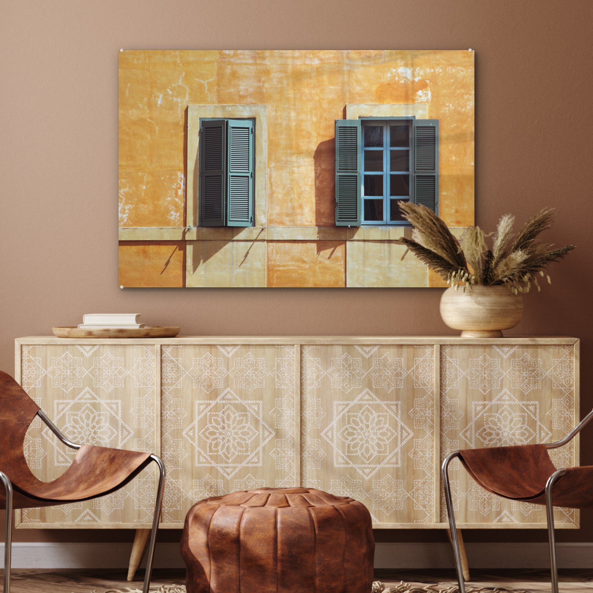 Fenster (1 orangefarbenen Schlafzimmer Rom, Wand Wohnzimmer Acrylglasbild mit in Zwei & MuchoWow vor Fensterläden einer St), Acrylglasbilder