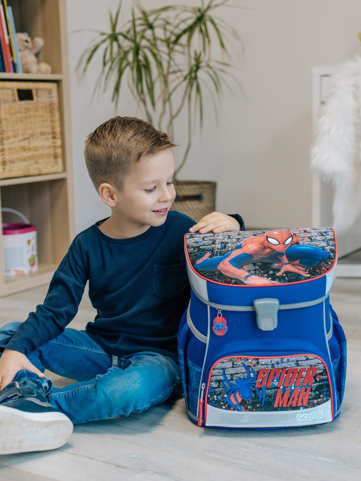 Scooli Schulranzen Campus Fit Spiderman Schultasche ab der 1. Klasse (Grund-Set, 5-tlg., mit gefüllter Federmappe, Turn- & Brustbeutel), mit Brustgurt, 980 Gramm leicht, 18L Volumen