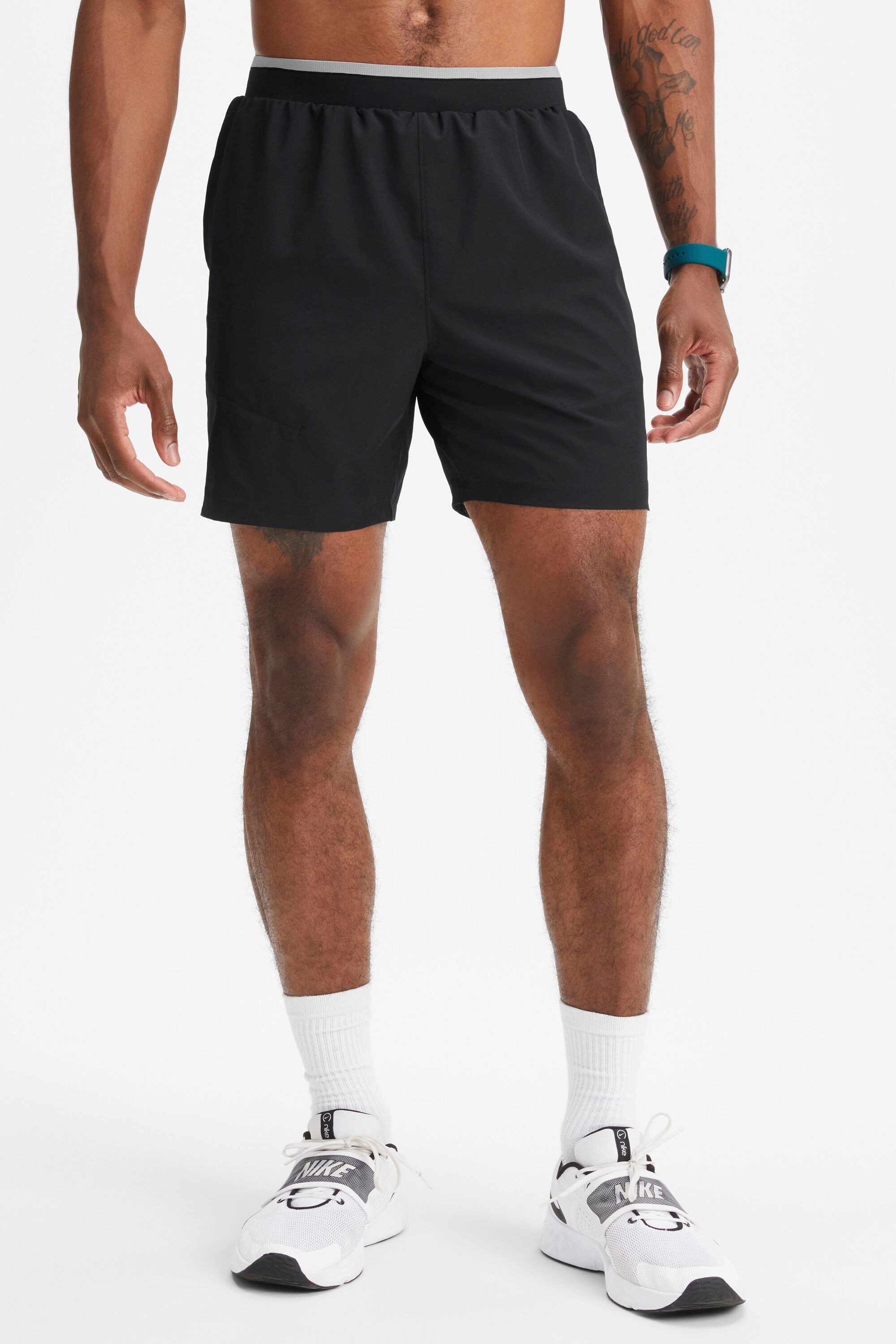 Fabletics Shorts The Fundamental Short mit Innenhose 18cm mit praktischen Taschen