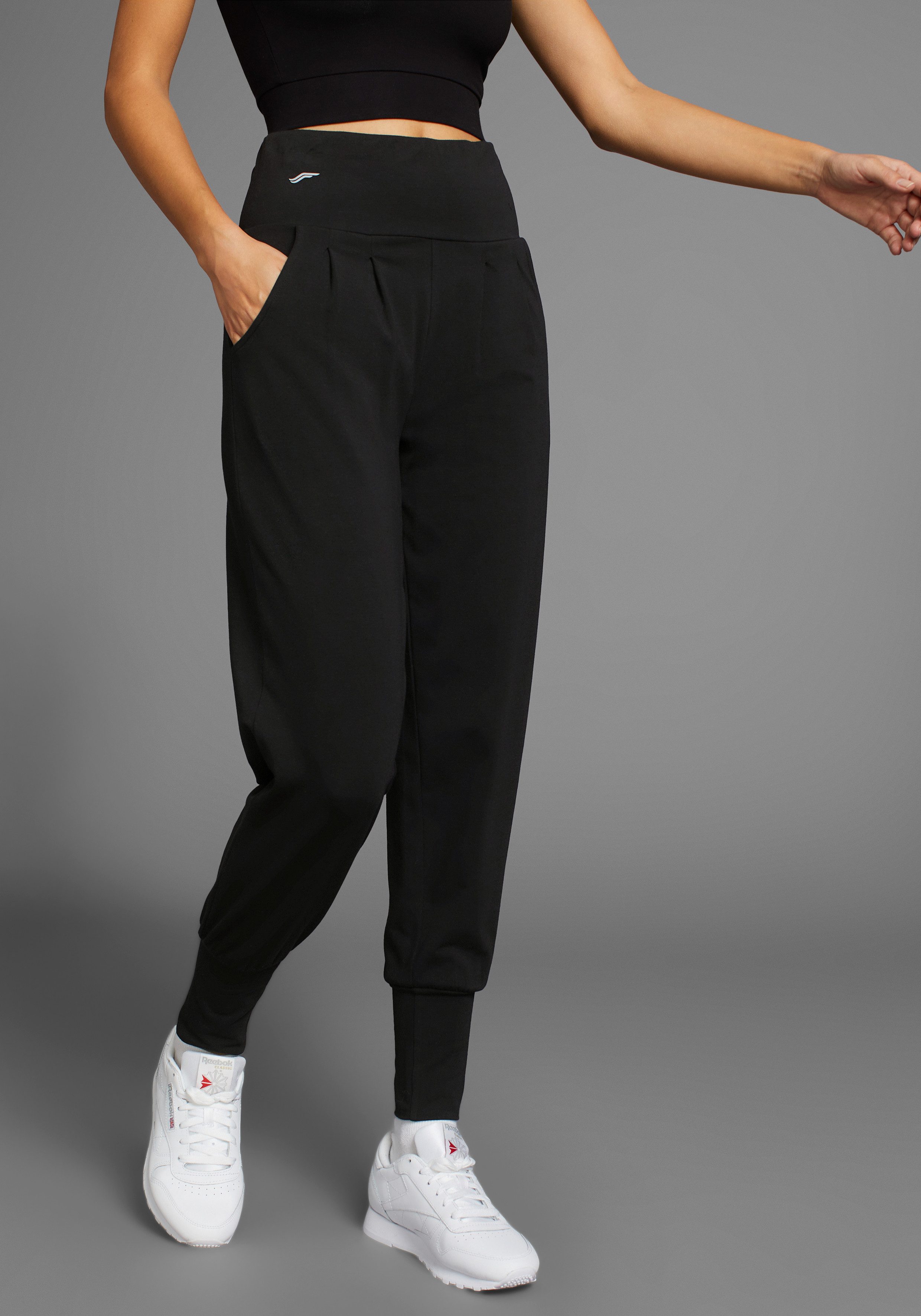 FAYN SPORTS Yogahose Zwei seitliche Eingrifftaschen & breiter Bund für sich günstig online kaufen