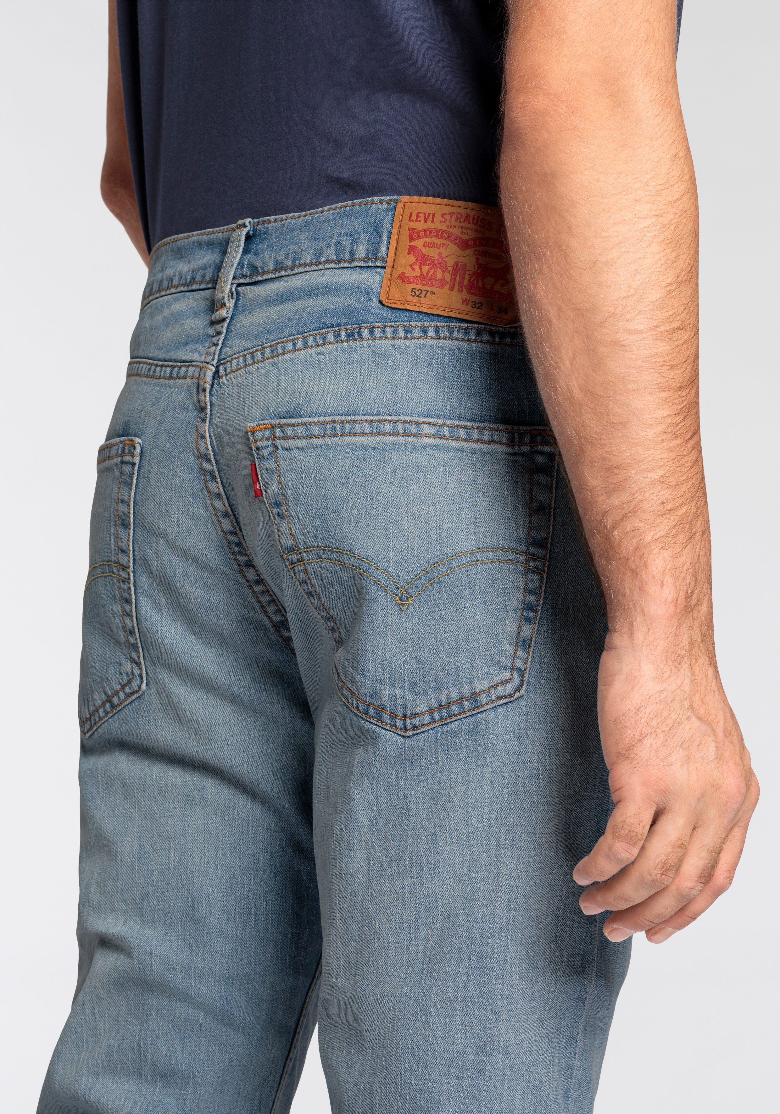 Levi's® Bootcut-Jeans 527 SLIM BOOT CUT in cleaner Waschung – Bild 4 von 5